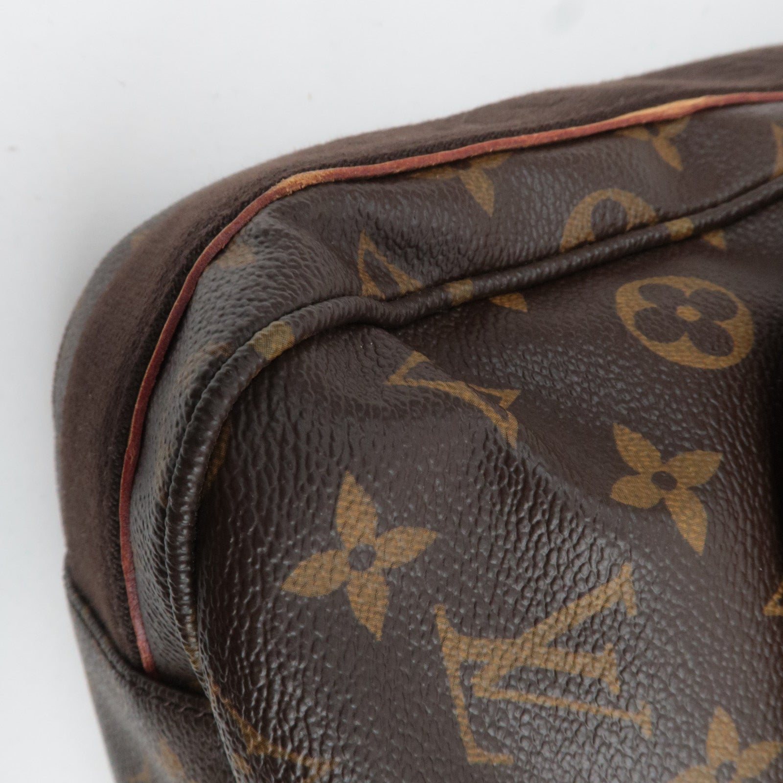 Louis Vuitton Monogram Messenger Beaubourg MM Shoulder Bag M97038