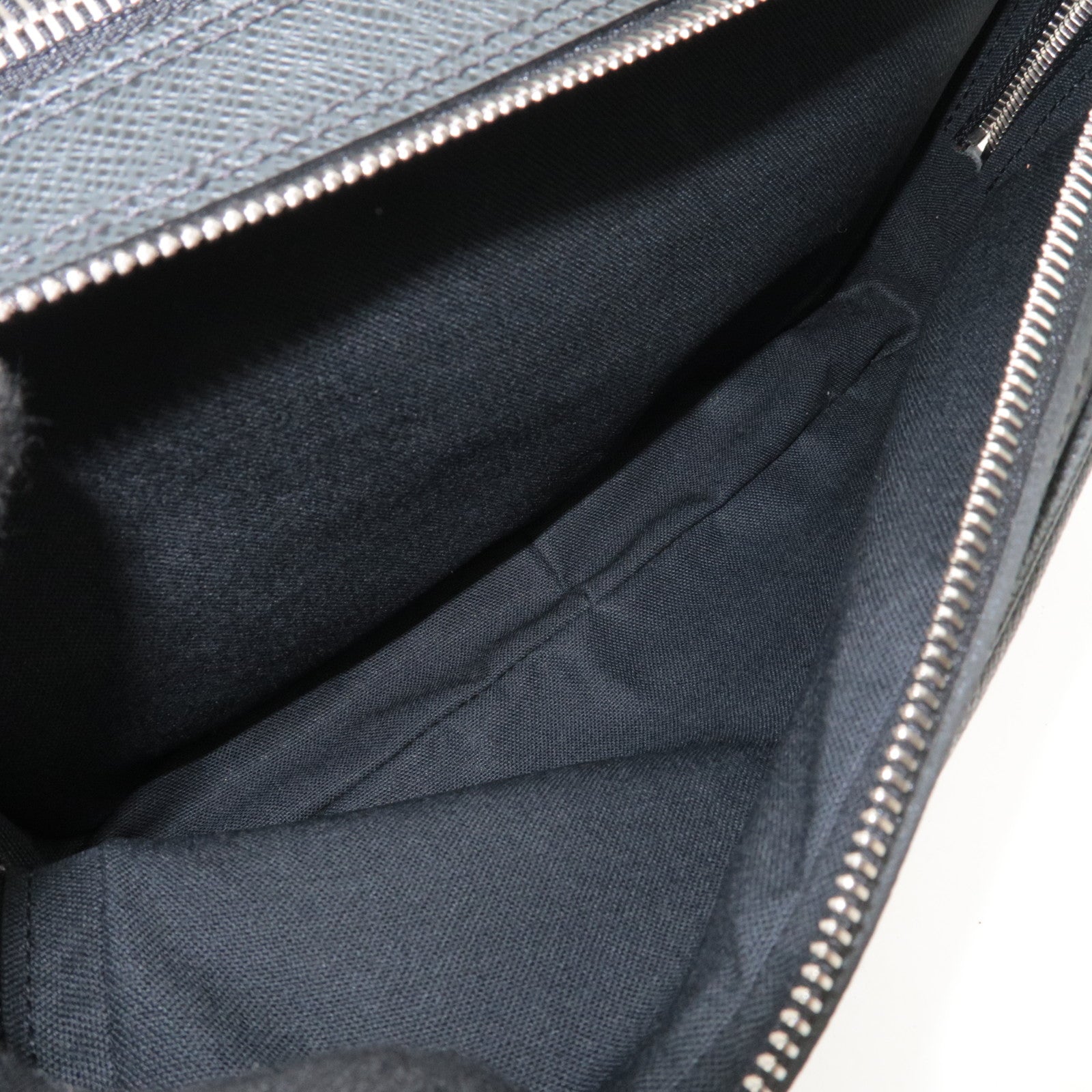 Louis Vuitton Taiga Pavel Clutch Bag Ardoise M31142