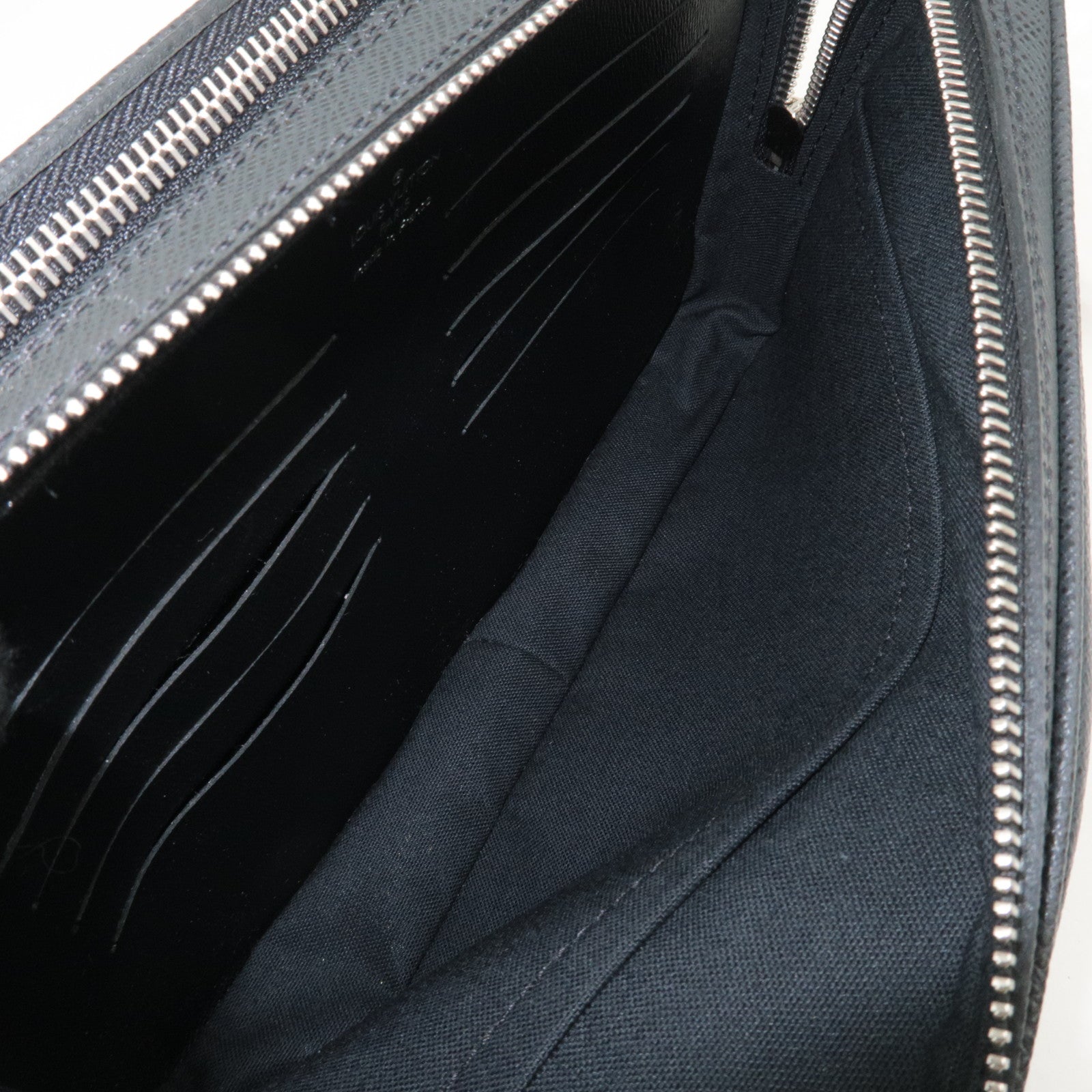 Louis Vuitton Taiga Pavel Clutch Bag Ardoise M31142