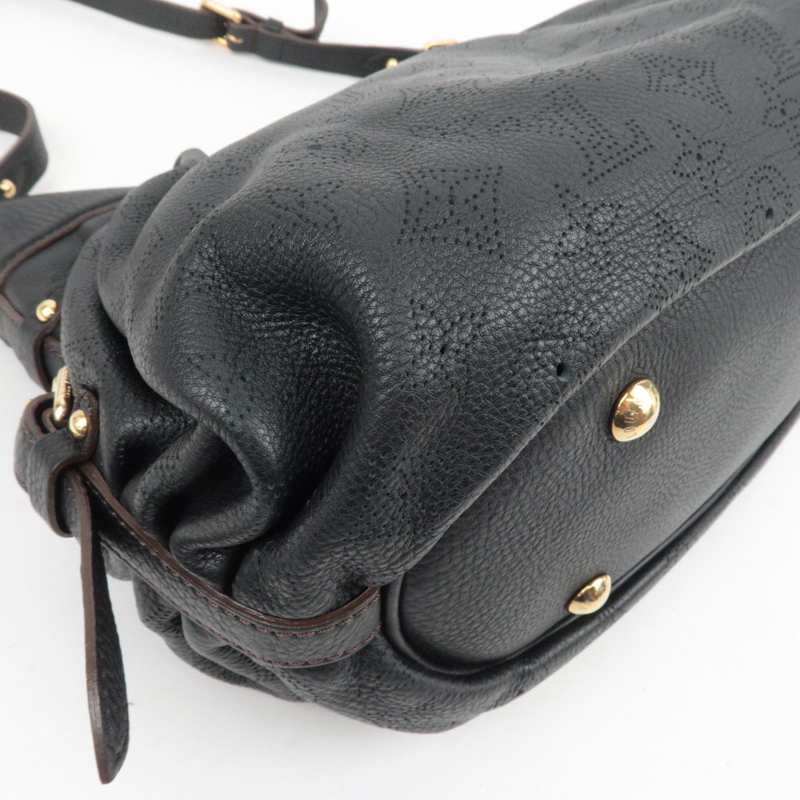 Louis Vuitton Monogram Mahina XS Shoulder Bag Noir M95660