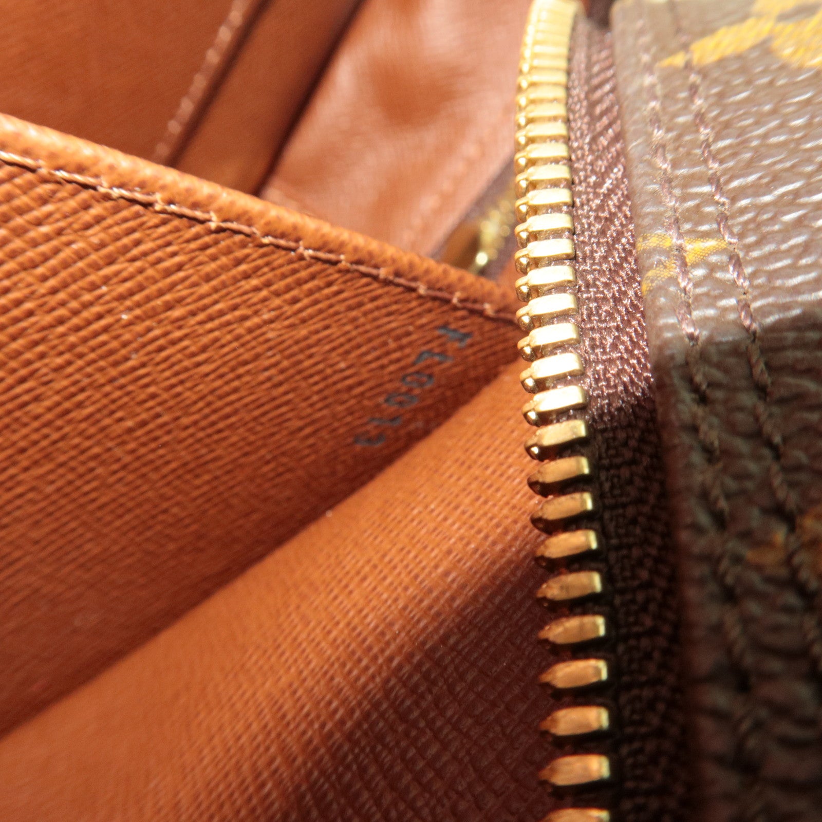 Louis Vuitton Monogram Cite MM Shoulder Bag M51182