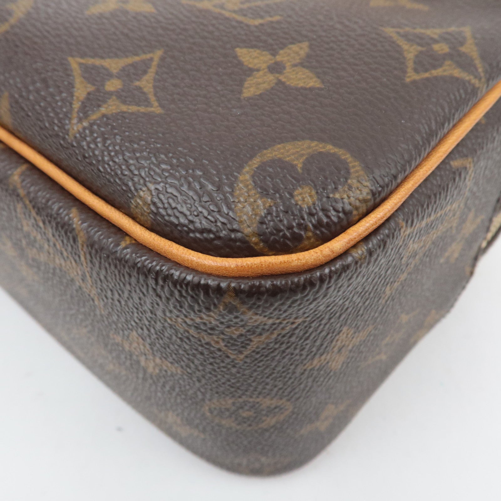 Louis Vuitton Monogram Cite MM Shoulder Bag M51182
