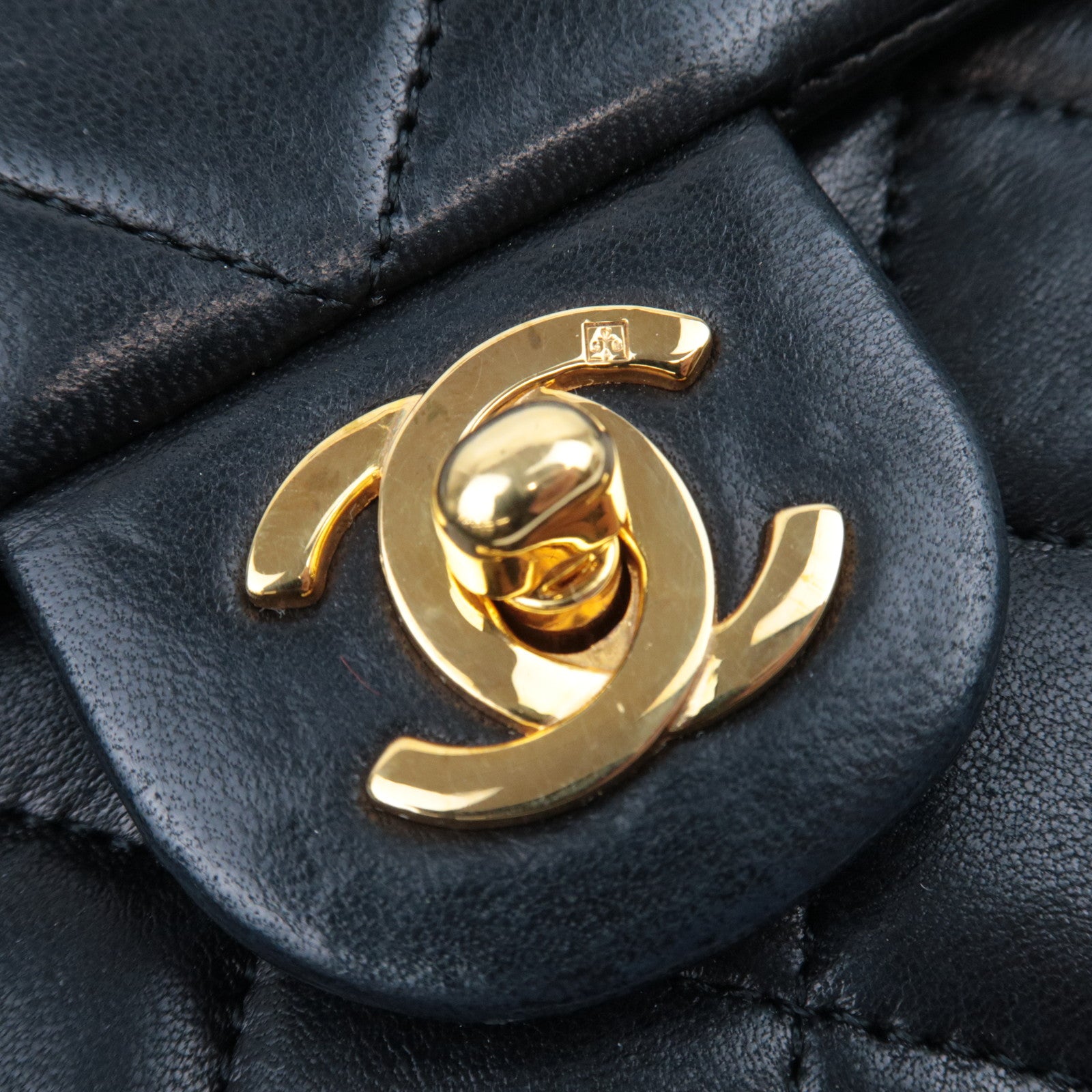 CHANEL Mini Matelasse 20 Lambskin Chain Shoulder Bag Black