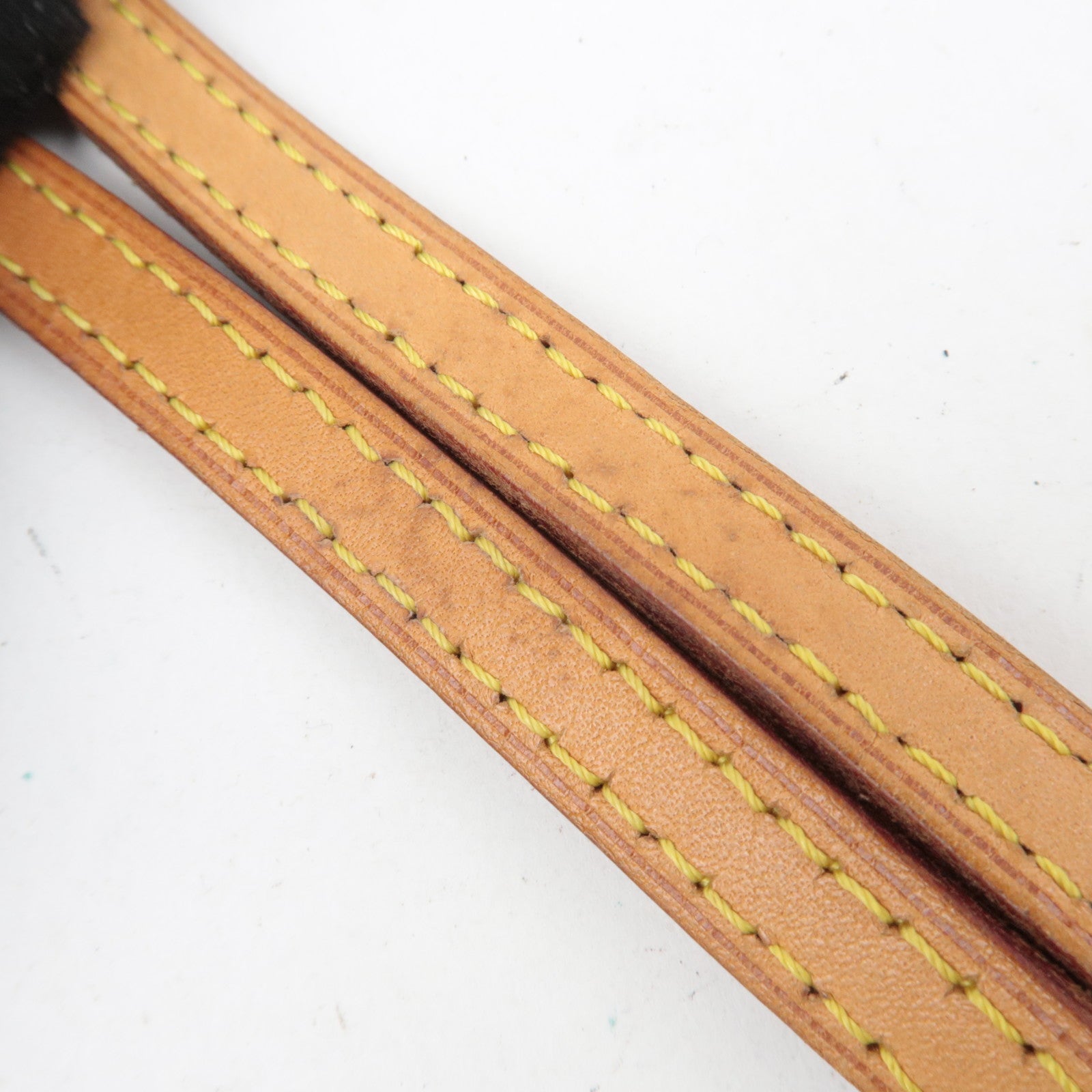 Louis Vuitton Leather Shoulder Strap Length 120cm Width 1.2cm J00145