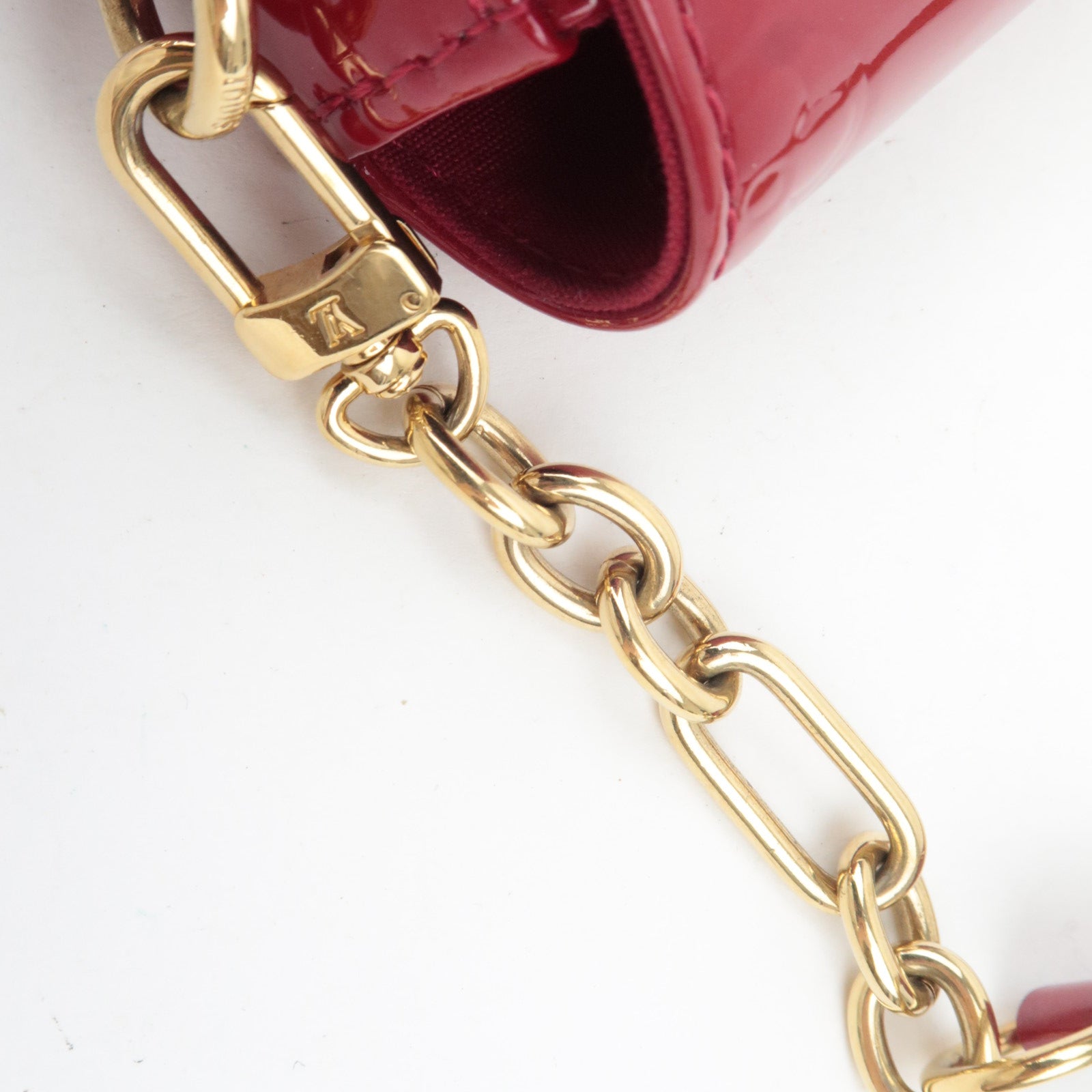 Louis Vuitton Monogram Vernis Rodeo Drive Shoulder Bag Pomme D'Amour M93599