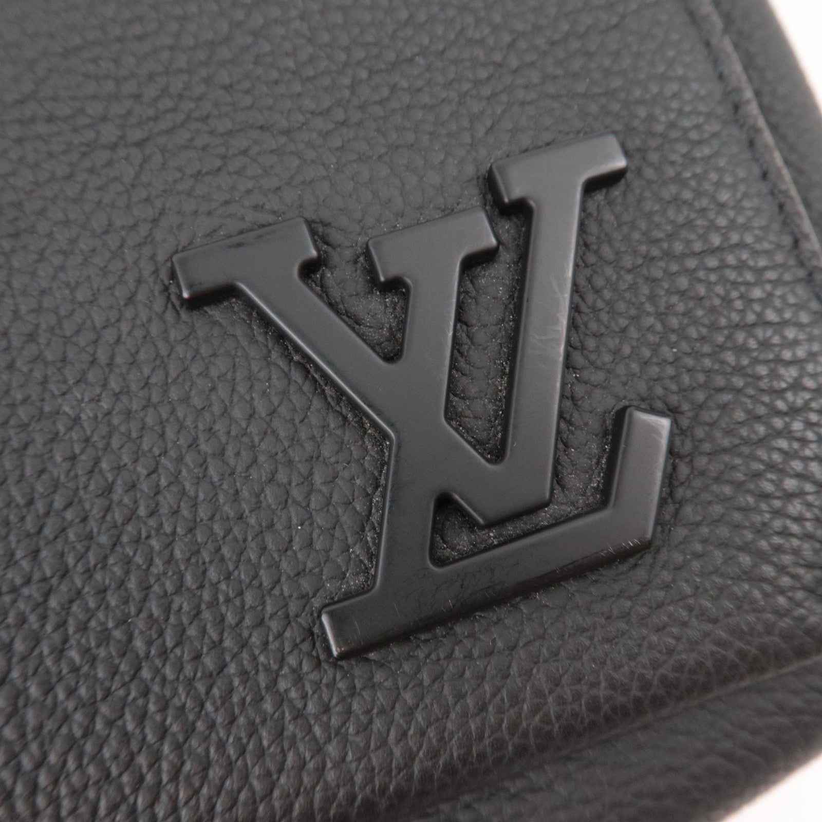 Louis Vuitton Aerogram Takeoff Messenger Leather Shoulder Bag Noir M57080