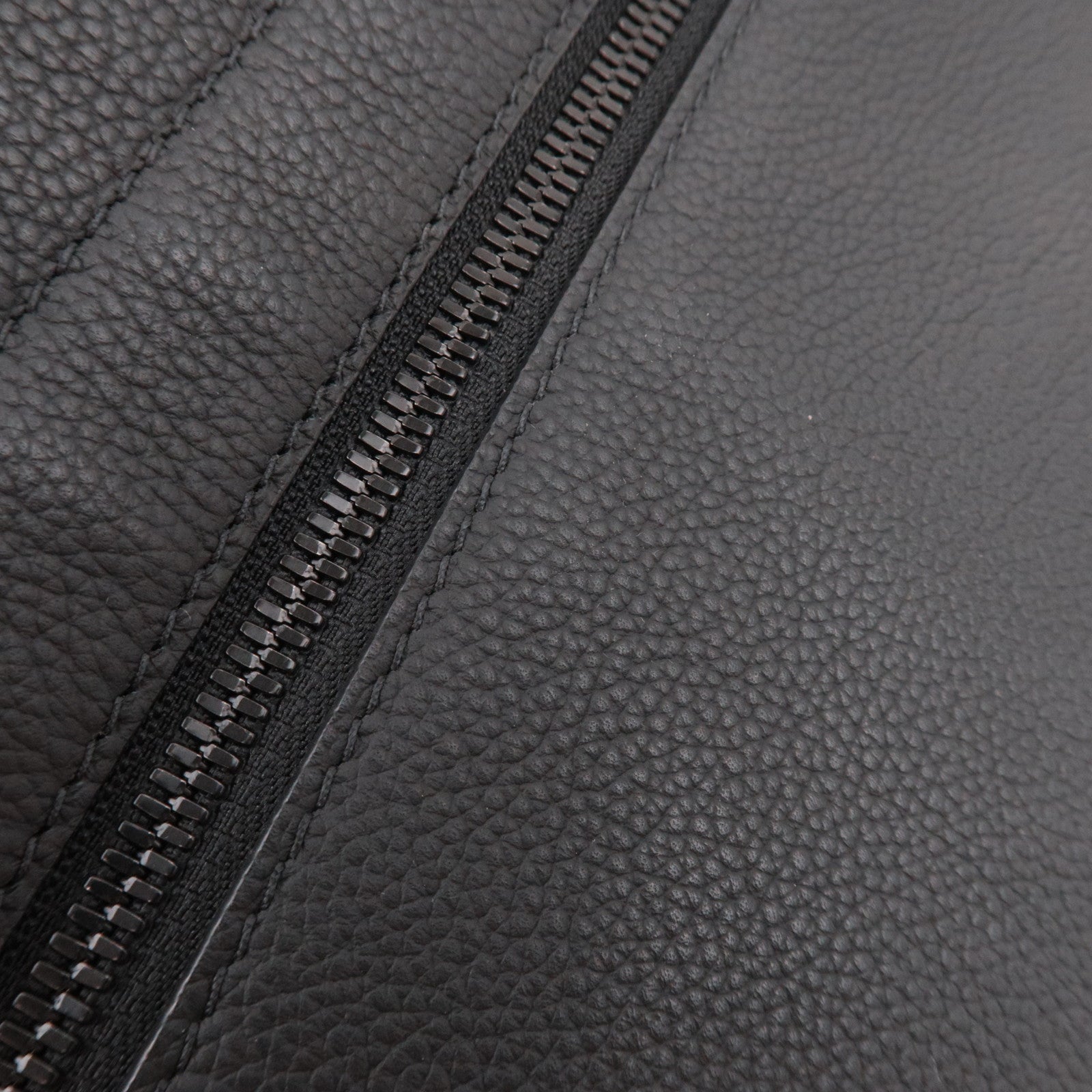 Louis Vuitton Aerogram Takeoff Messenger Leather Shoulder Bag Noir M57080
