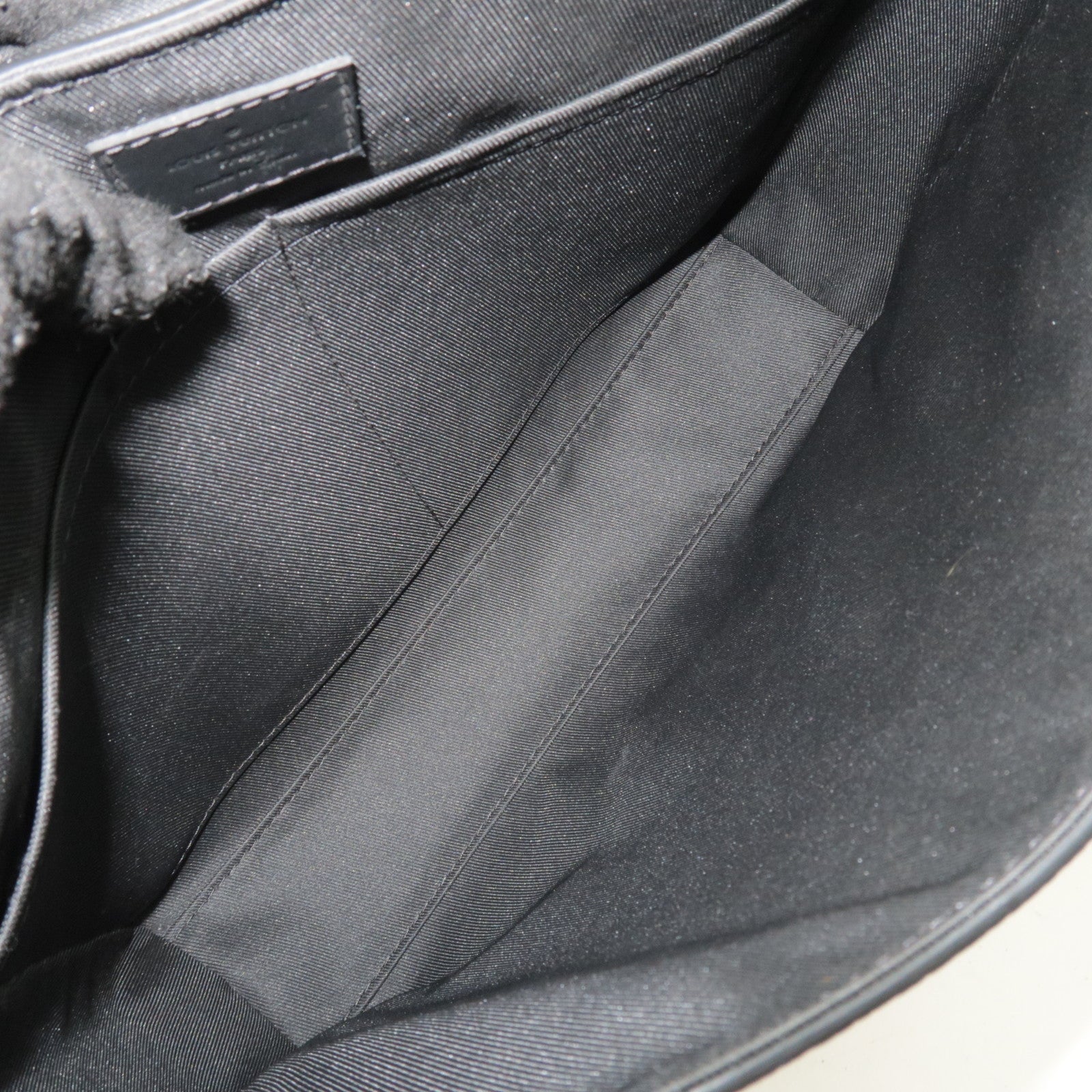 Louis Vuitton Aerogram Takeoff Messenger Leather Shoulder Bag Noir M57080