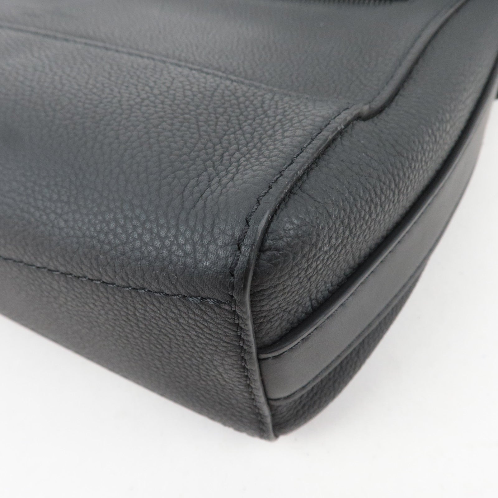 Louis Vuitton Aerogram Takeoff Messenger Leather Shoulder Bag Noir M57080