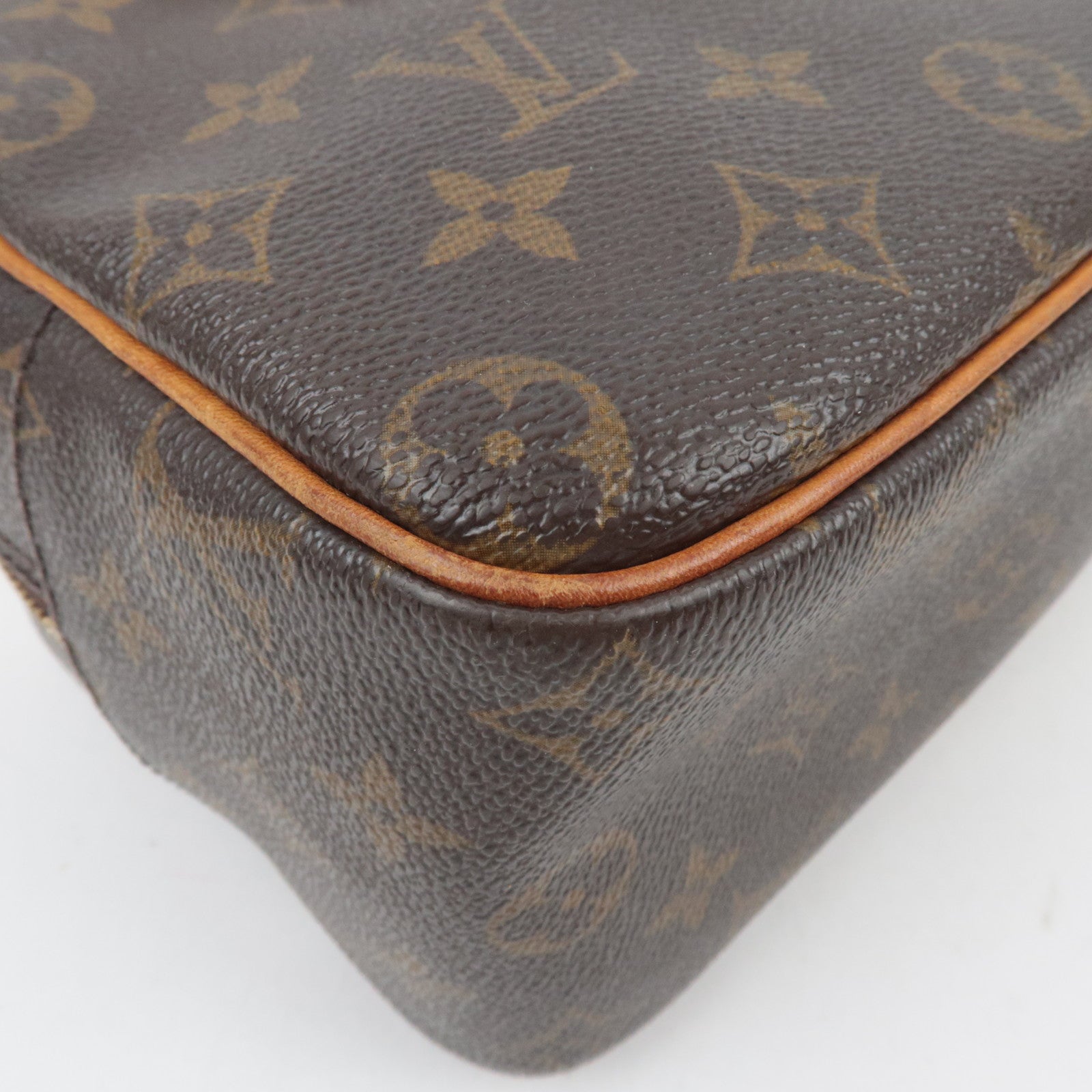 Louis Vuitton Monogram Cite MM Shoulder Bag M51182