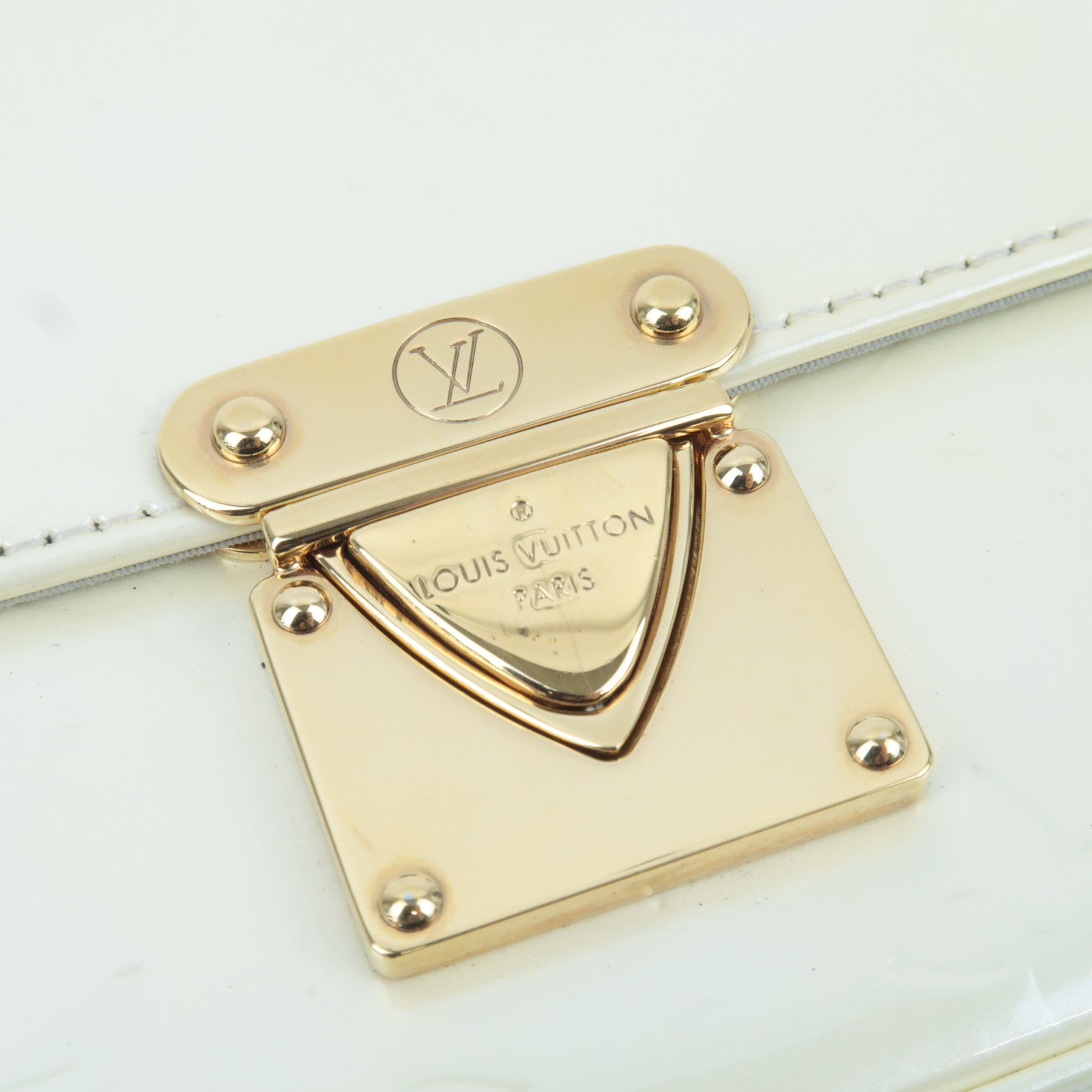 Louis Vuitton Monogram Vernis Malibu Street Shoulder Bag Perle M91507