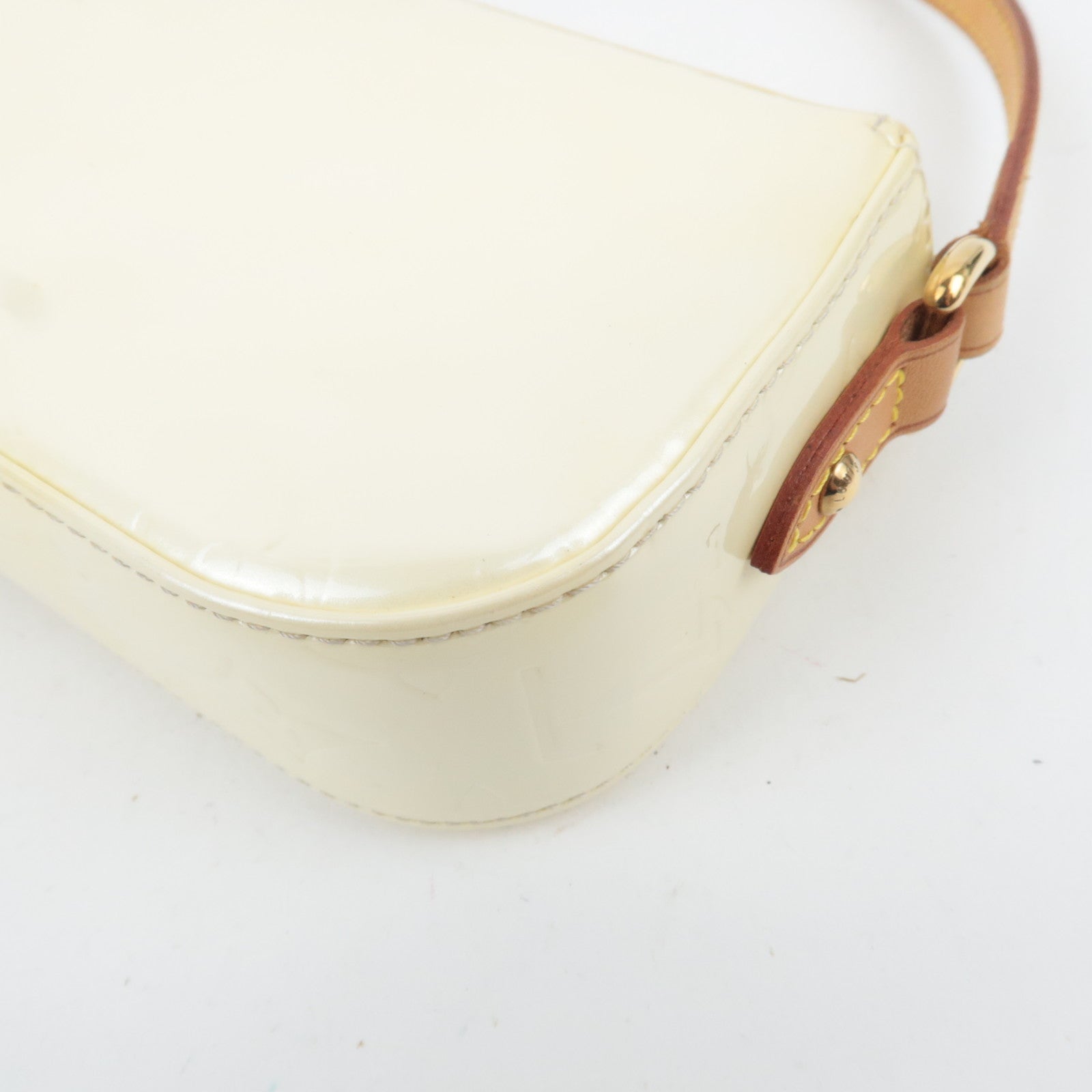 Louis Vuitton Monogram Vernis Malibu Street Shoulder Bag Perle M91507