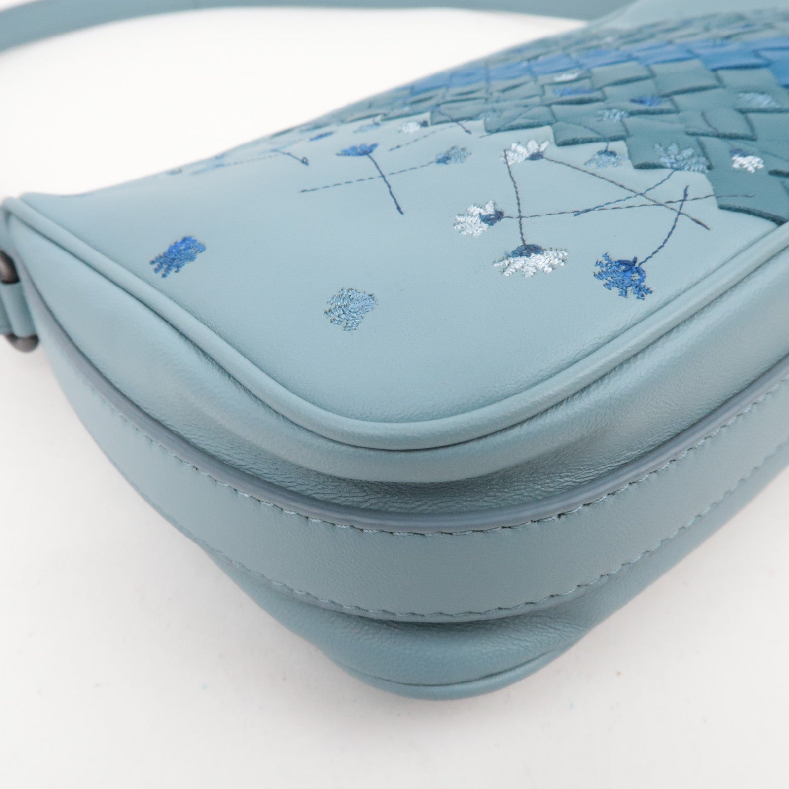 BOTTEGA VENETA Intrecciato Flower Embroidered Leather Shoulder Bag Blue