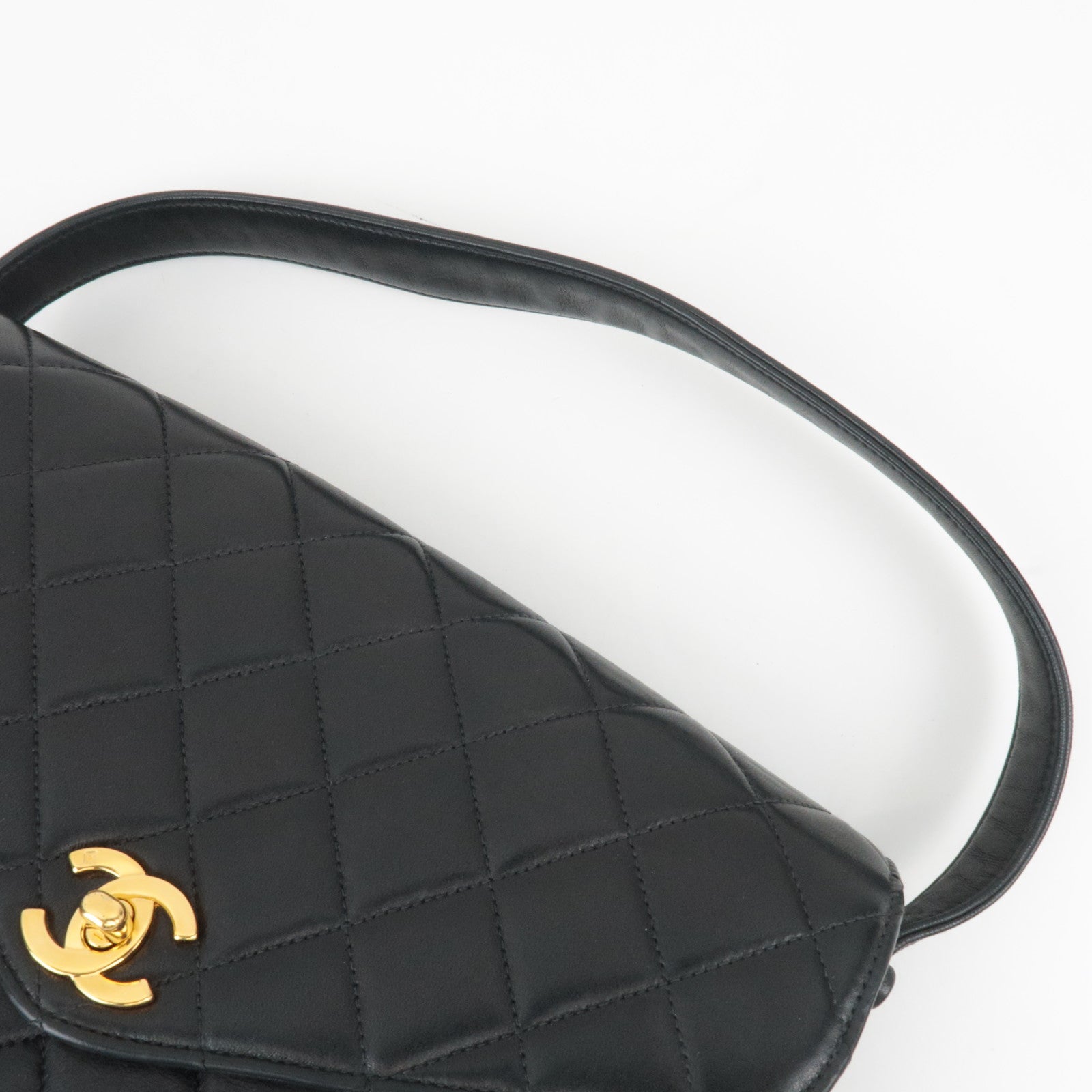 CHANEL Matelasse Lambskin Shoulder Bag Black Gold HDW