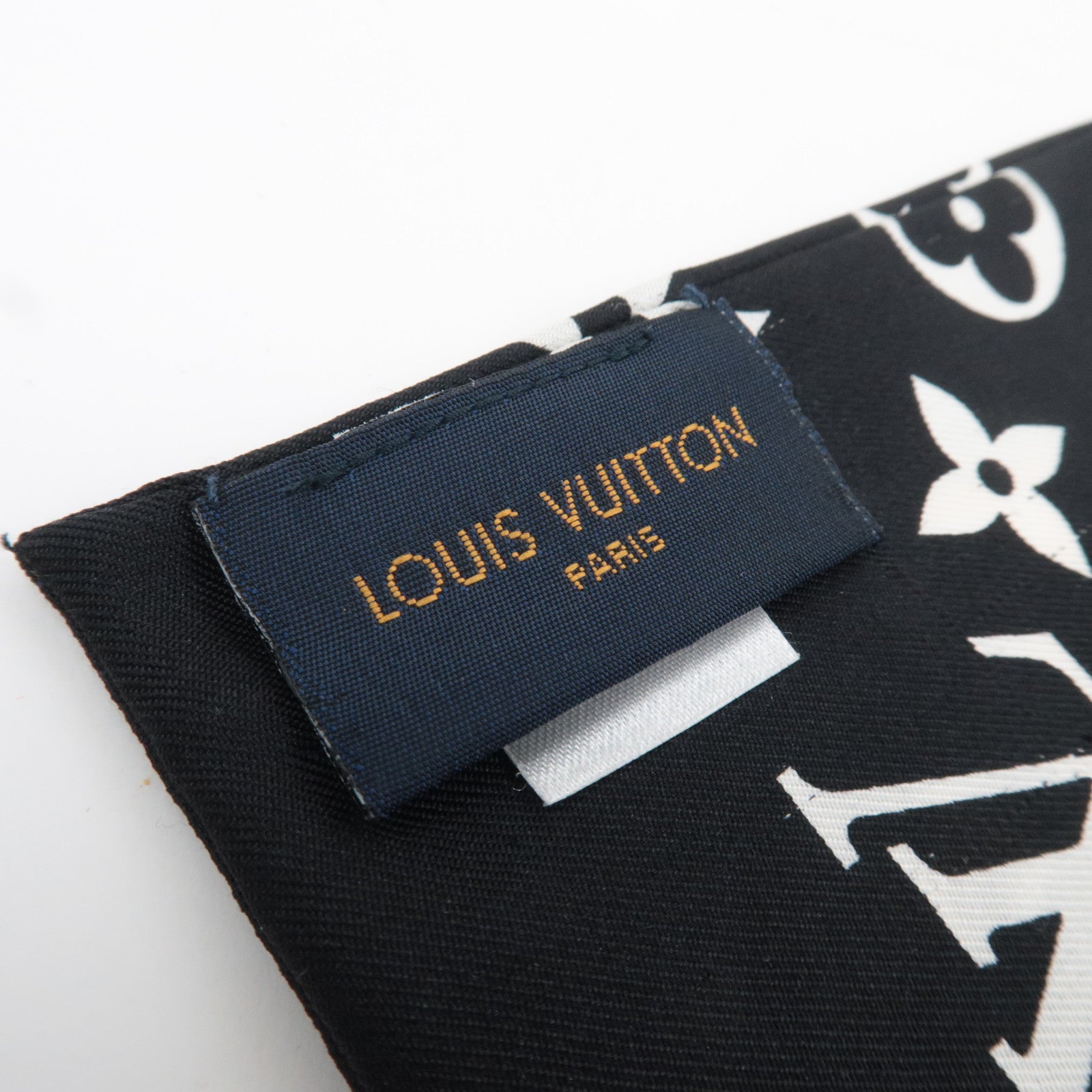 Louis Vuitton Bandeau Monogram Confidential Scarf 100% Silk Black White M78656
