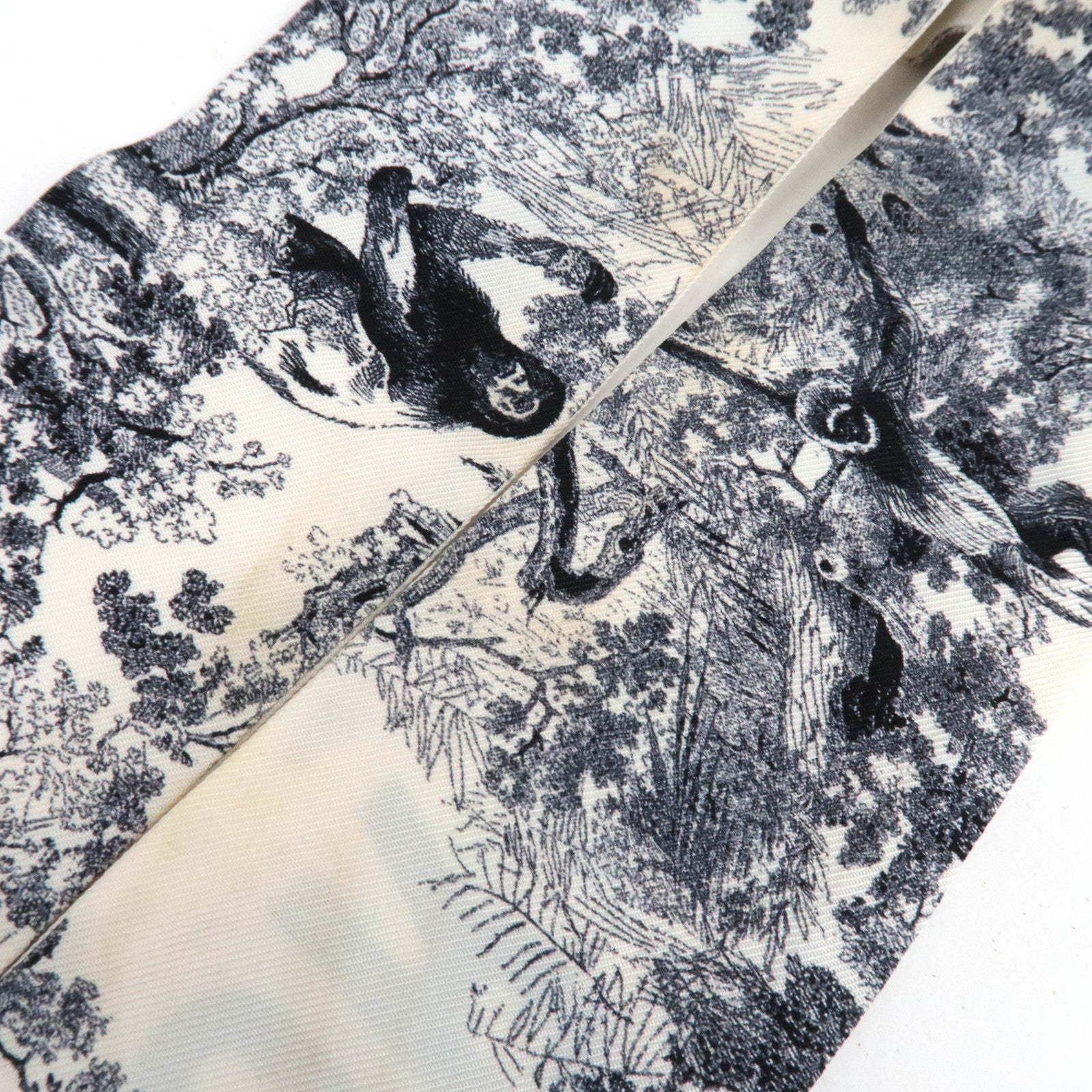 Christian Dior Mitzah Toile De Jouy Sauvage Animal Print Scarf 100% Silk White Gray