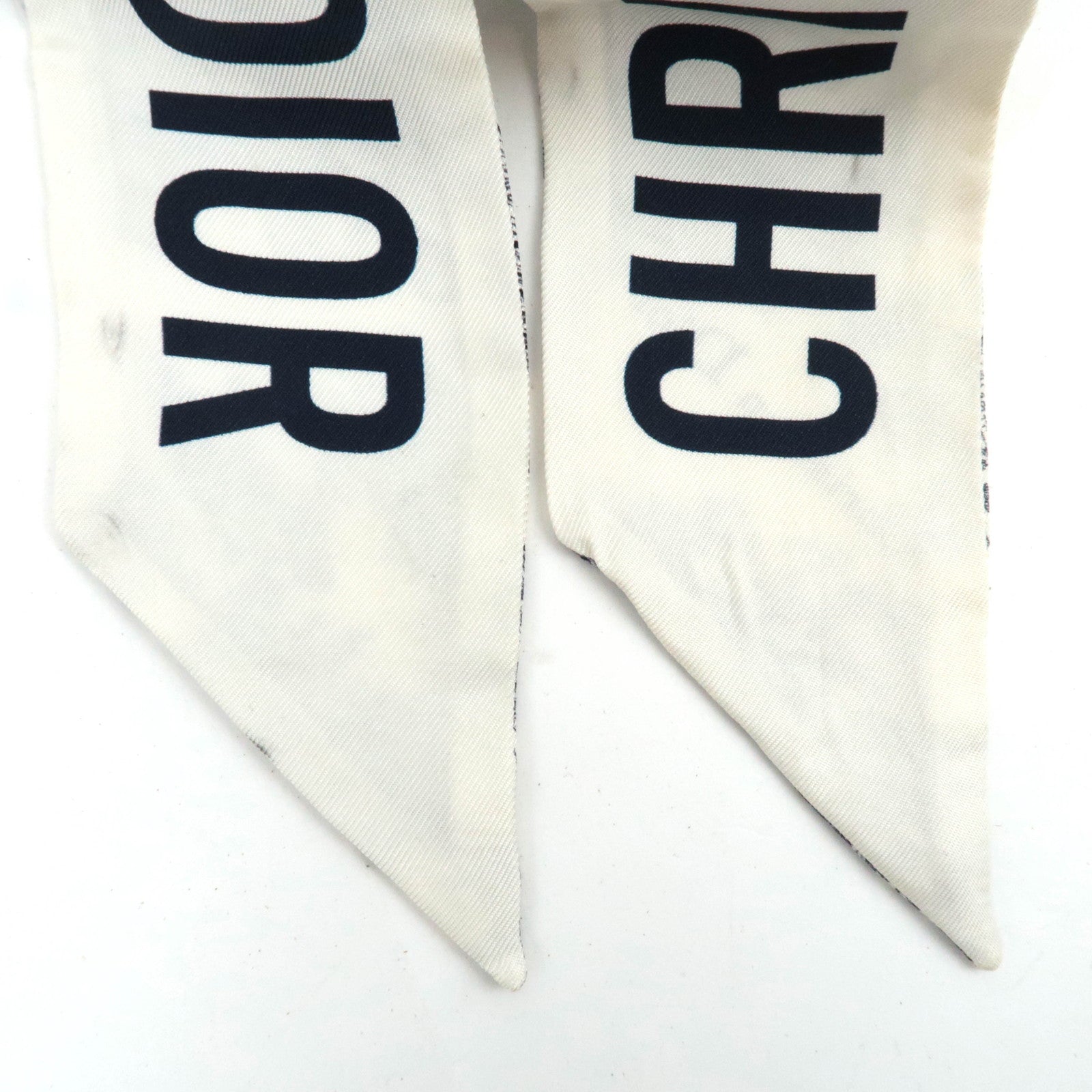 Christian Dior Mitzah Toile De Jouy Sauvage Animal Print Scarf 100% Silk White Gray
