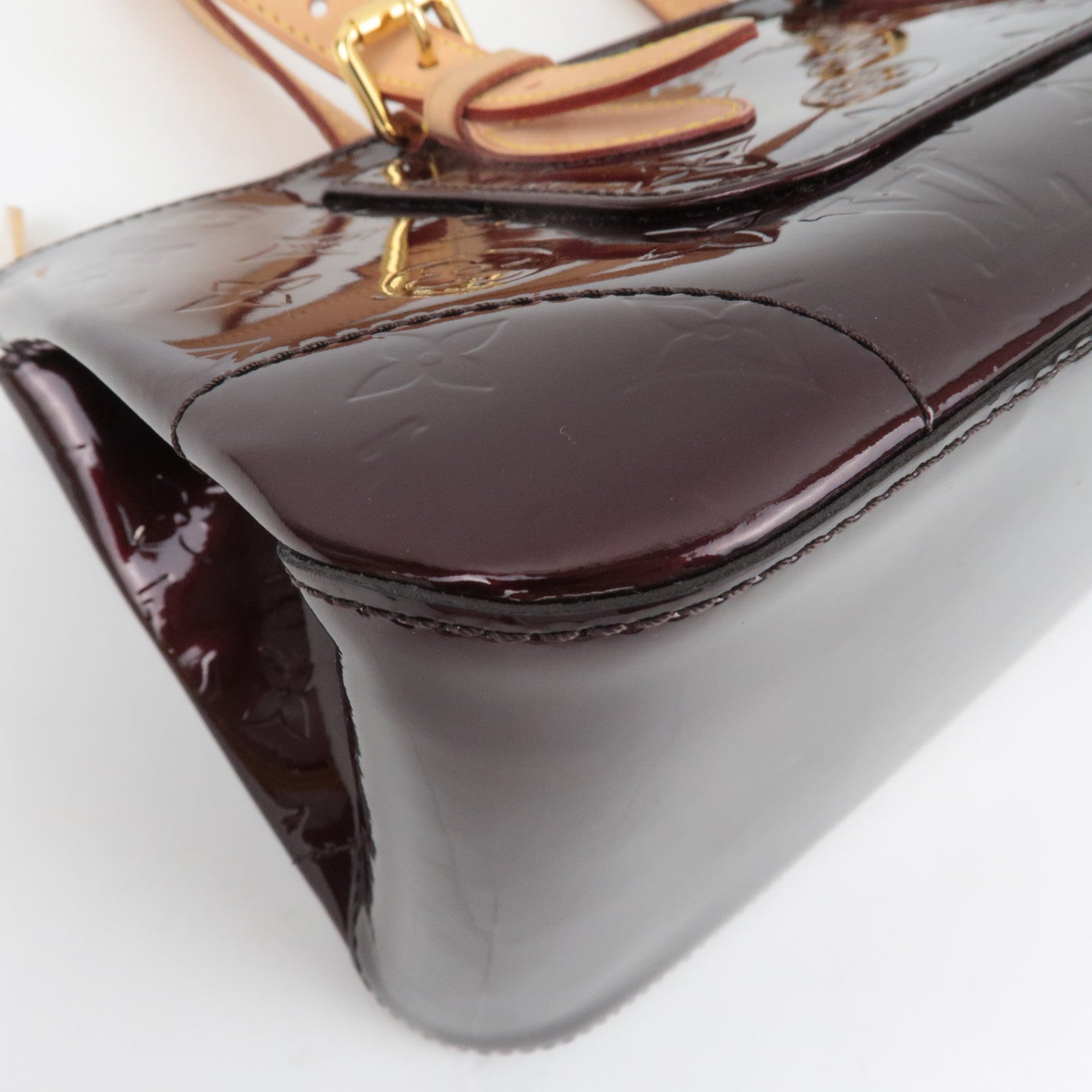 Louis Vuitton Monogram Vernis Rosewood Avenue Shoulder Bag Amarante M93510