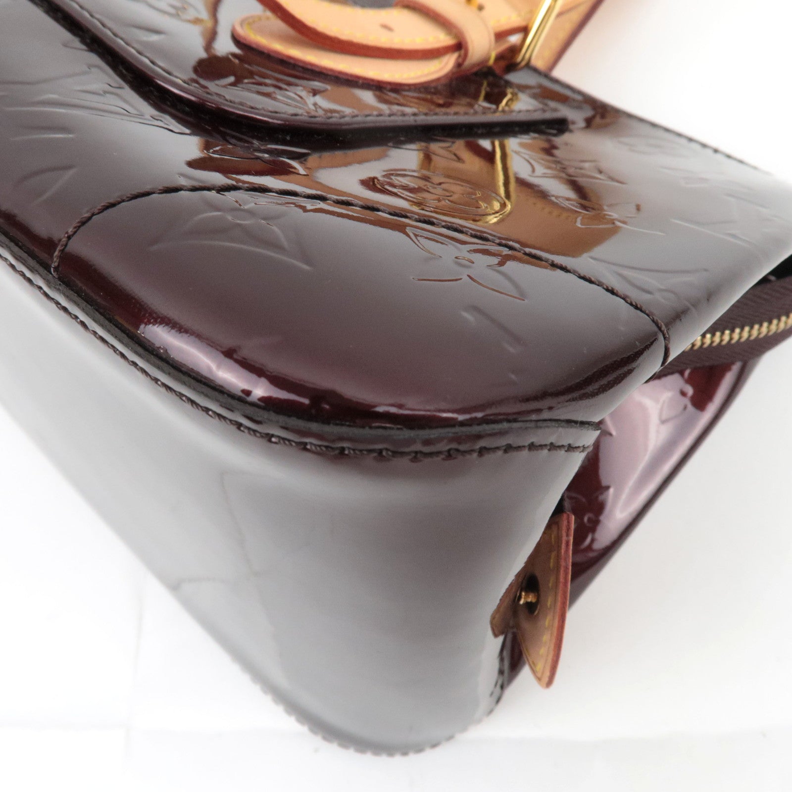 Louis Vuitton Monogram Vernis Rosewood Avenue Shoulder Bag Amarante M93510
