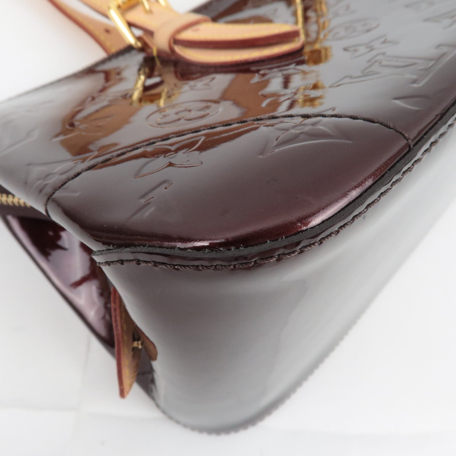 Louis Vuitton Monogram Vernis Rosewood Avenue Shoulder Bag Amarante M93510