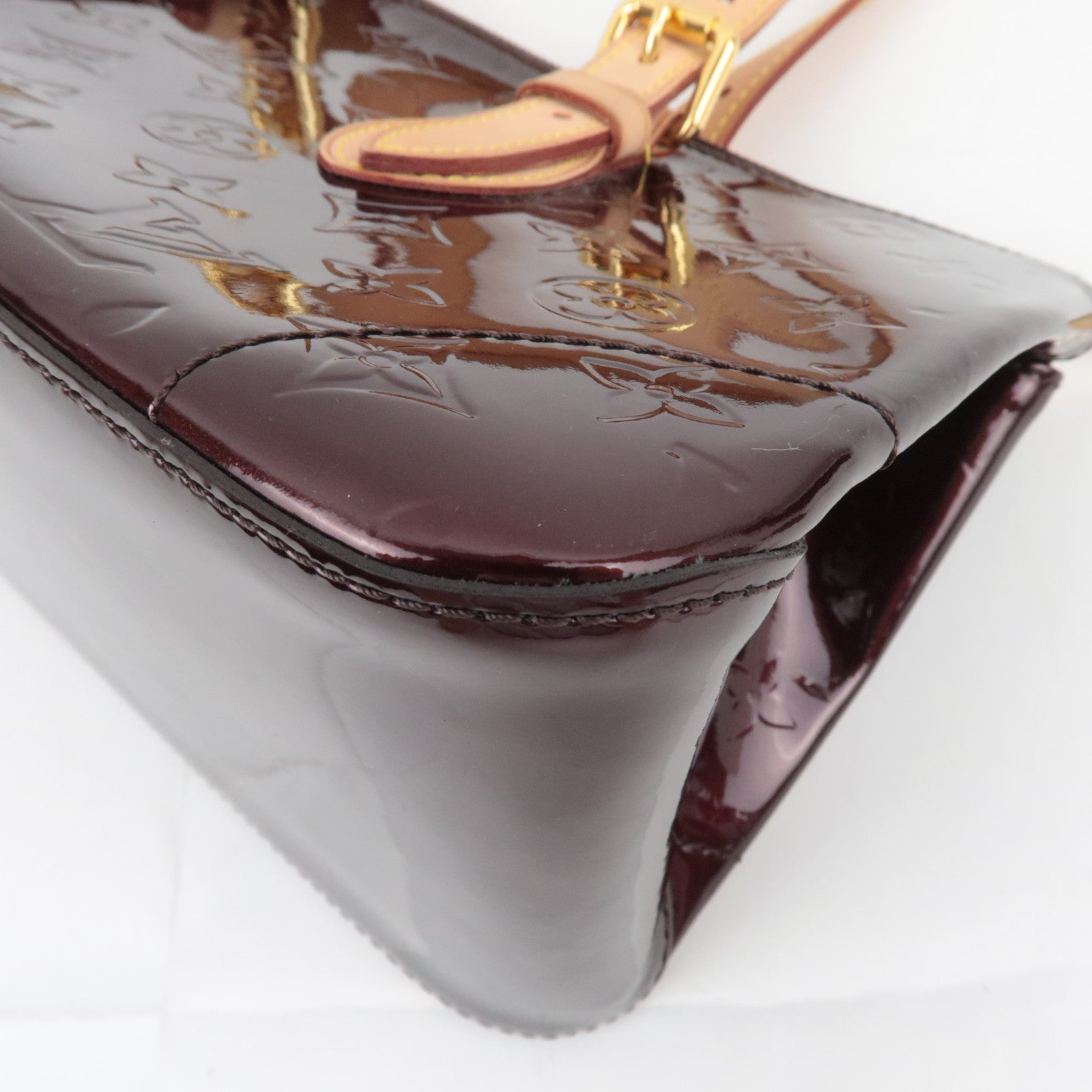Louis Vuitton Monogram Vernis Rosewood Avenue Shoulder Bag Amarante M93510