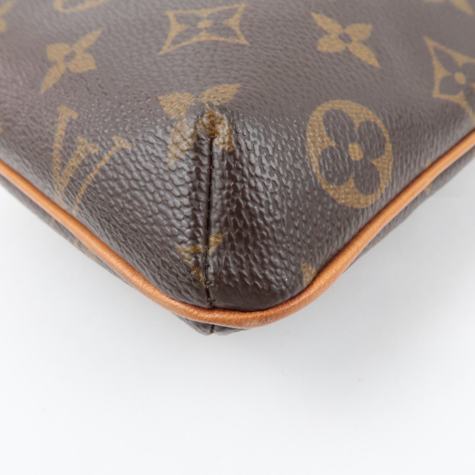 Louis Vuitton Monogram Partition Wristlet Bag M51901
