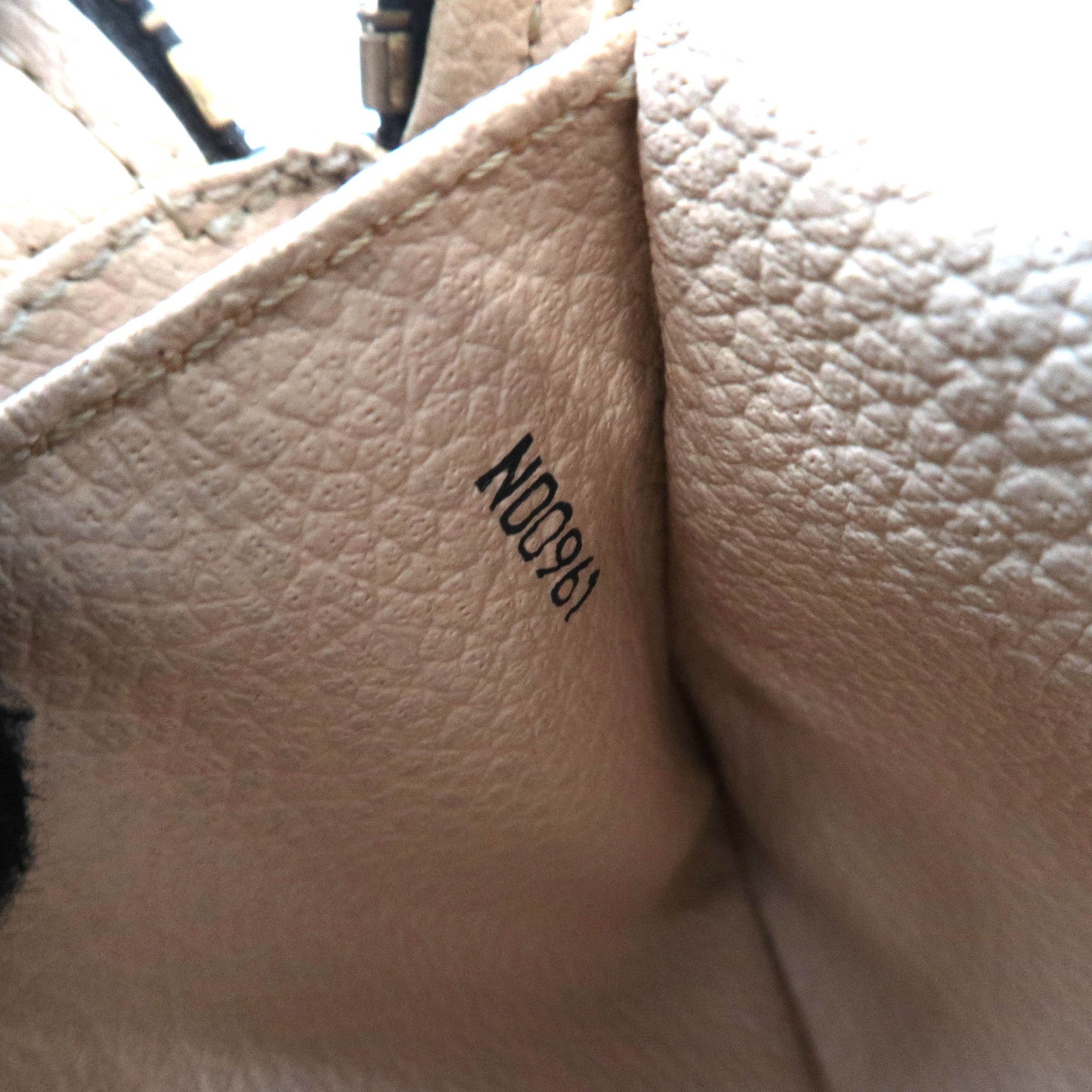 Louis Vuitton Monogram Trousse Toilette 28 Toiletry Bag M47522