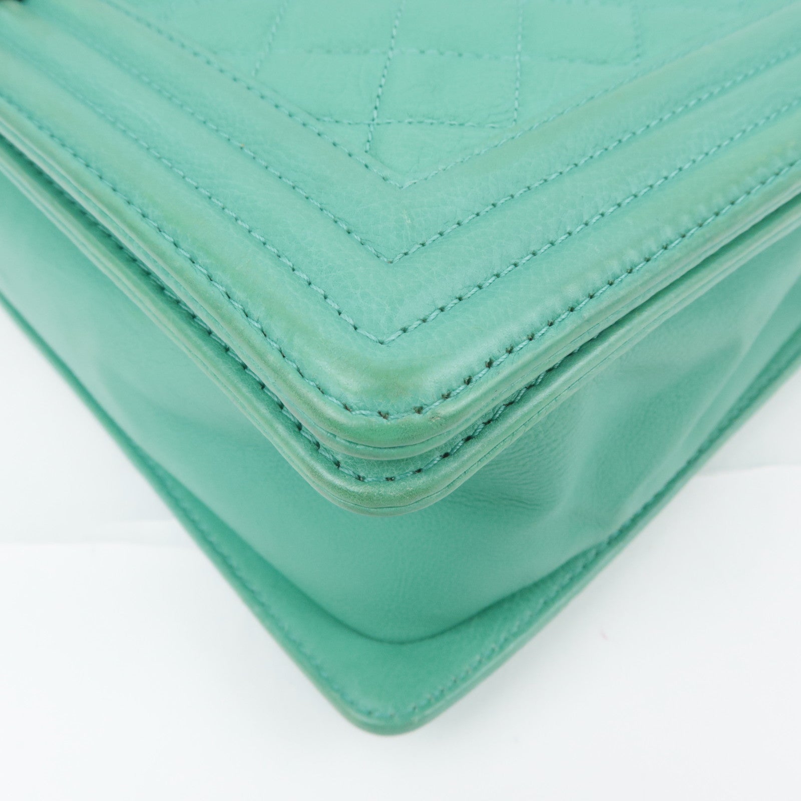 CHANEL Boy Chanel 30 Leather Chain Shoulder Bag Emerald Green