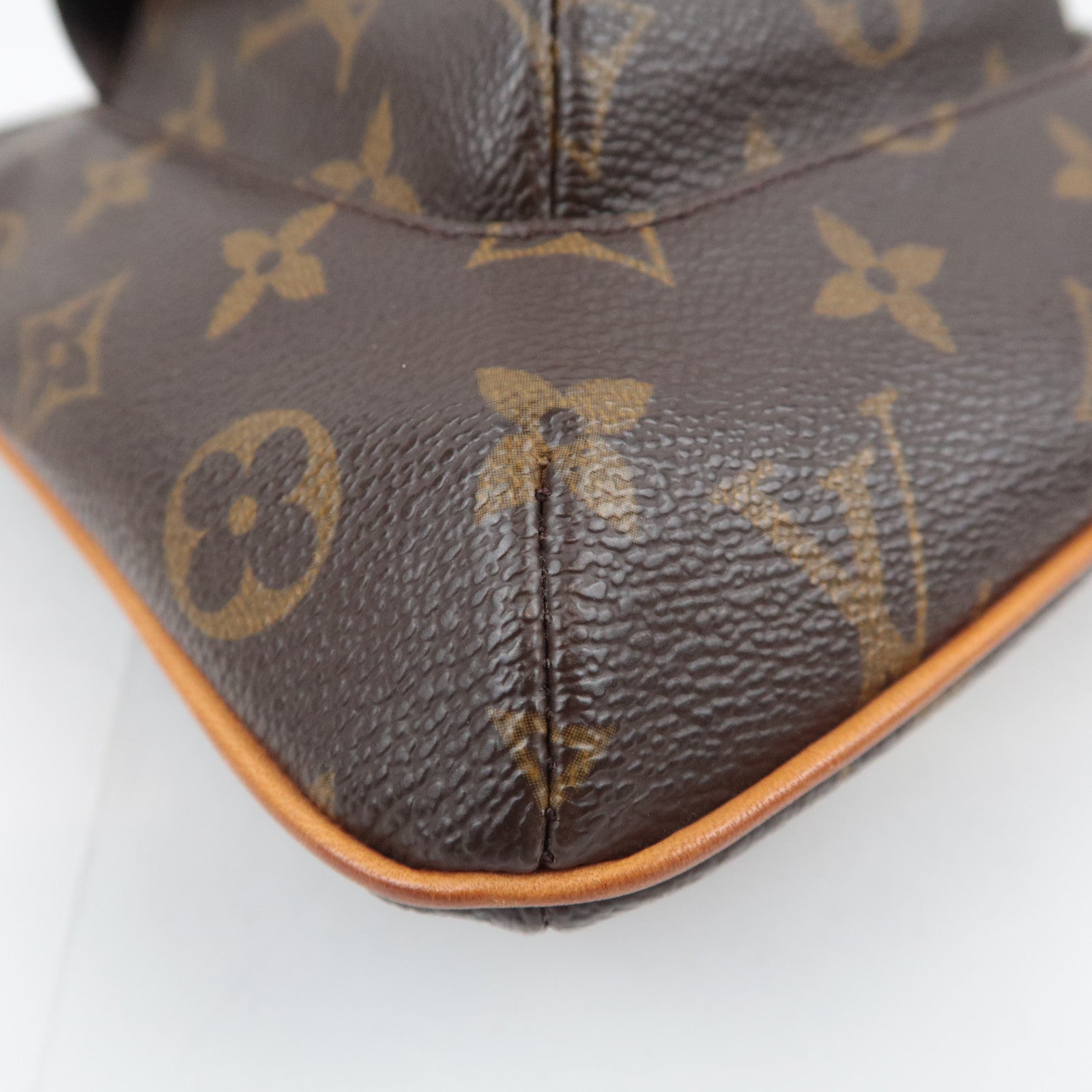 Louis Vuitton Monogram Partition Wristlet M51901