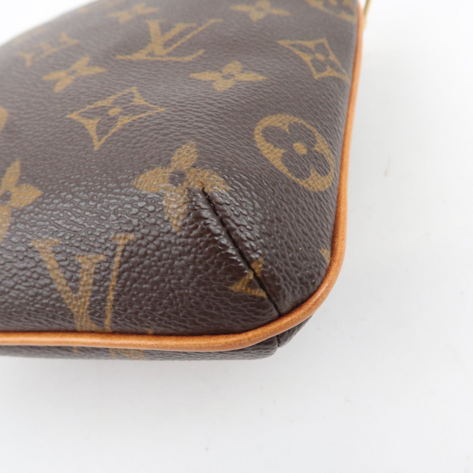 Louis Vuitton Monogram Partition Wristlet Bag M51902