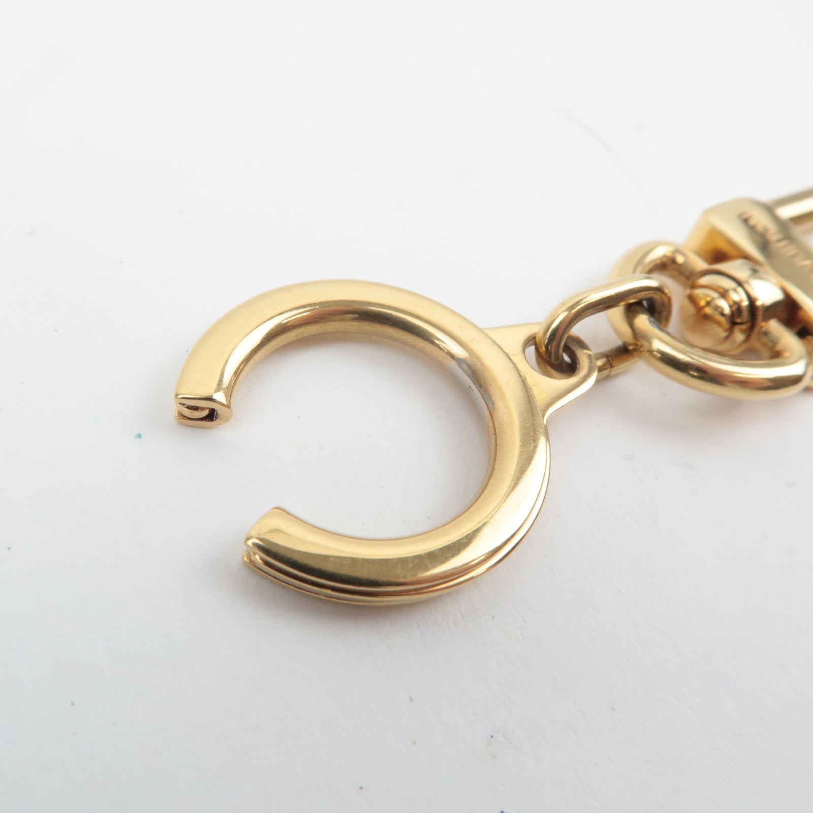 Louis Vuitton Ano Cles Key Ring Gold Color M62694