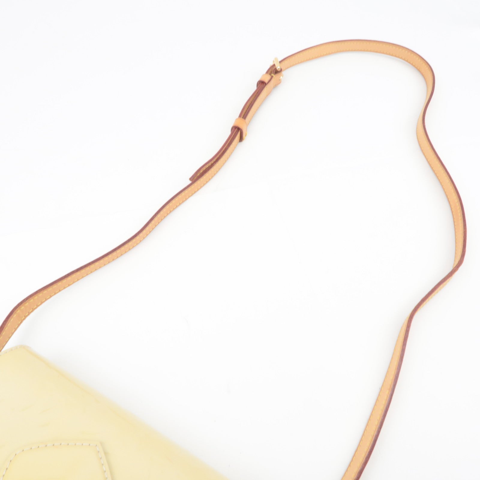 Louis Vuitton Monogram Vernis Bellflower PM Shoulder Bag Blanc Corail M91731