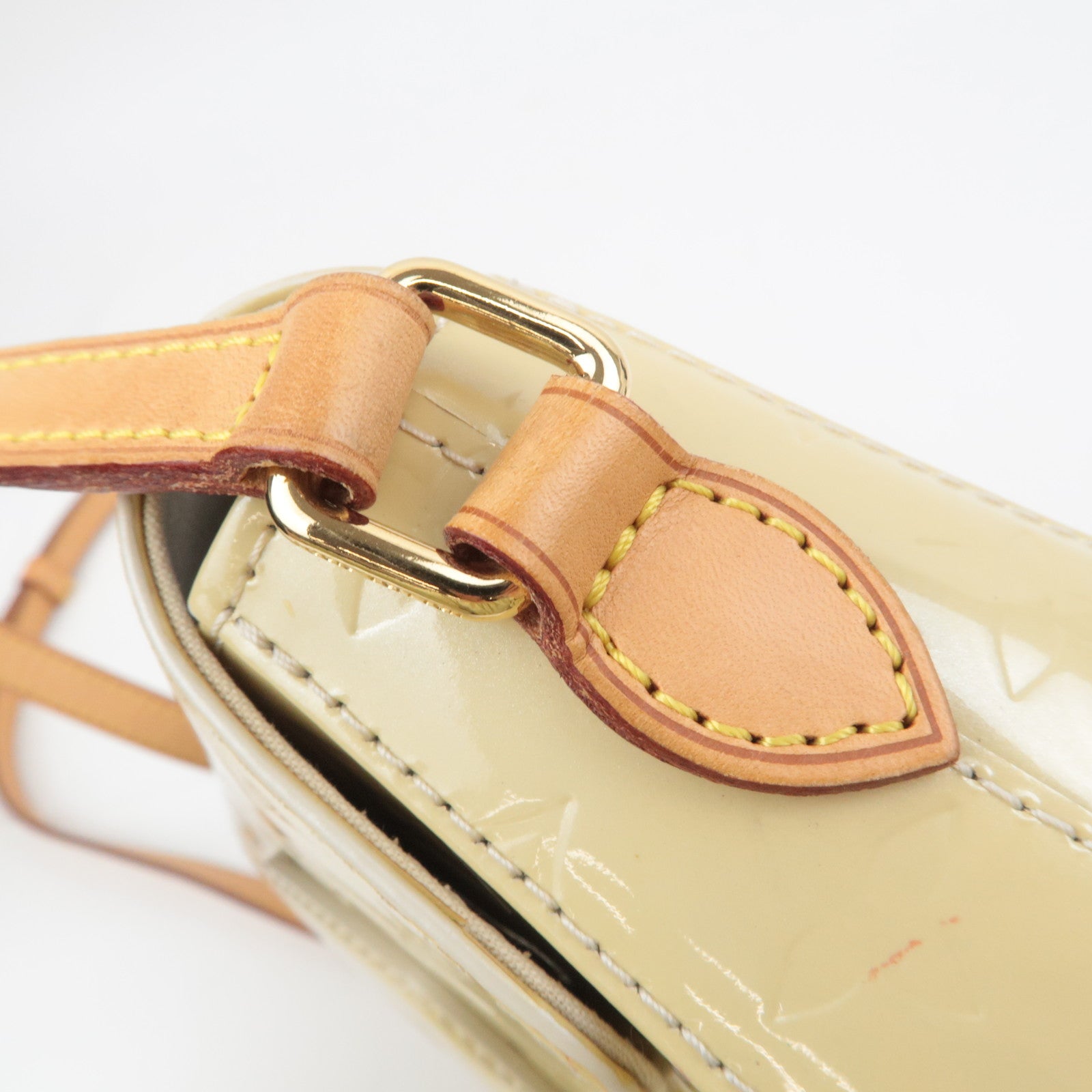 Louis Vuitton Monogram Vernis Bellflower PM Shoulder Bag Blanc Corail M91731