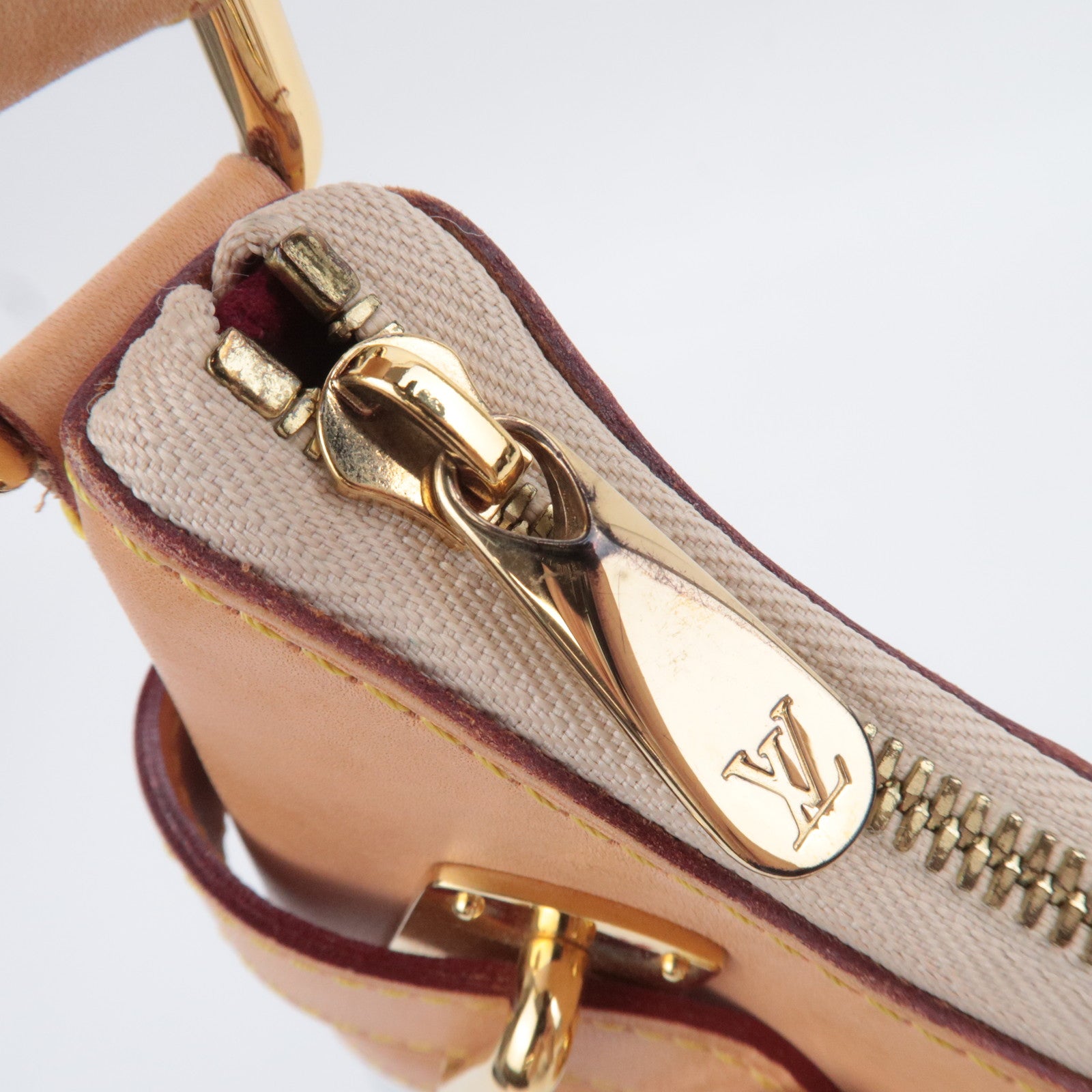 Louis Vuitton Monogram Multicolor Greta Shoulder Bag Blanc M40195