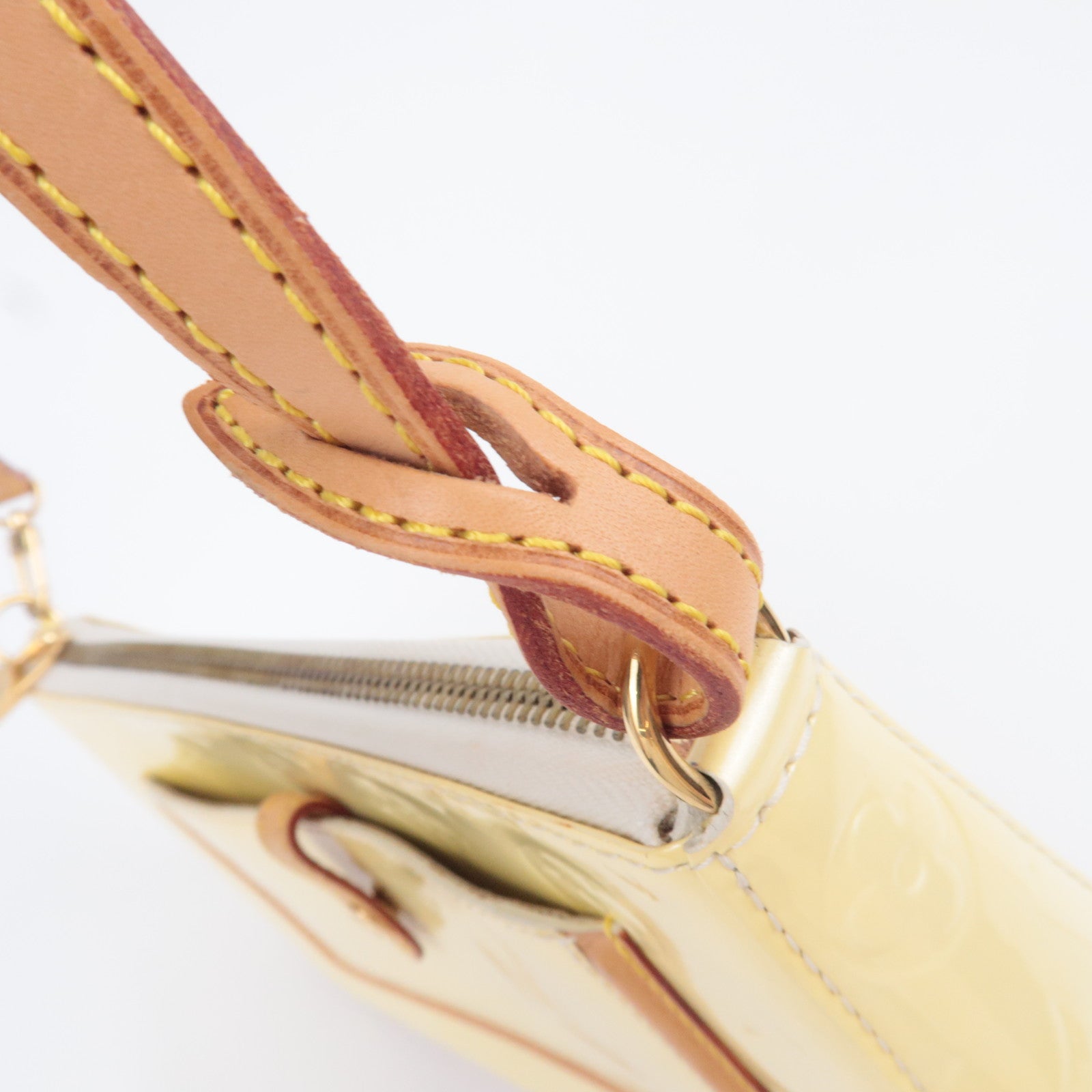 Louis Vuitton Monogram Vernis Mallory Shoulder Bag Perle M91333