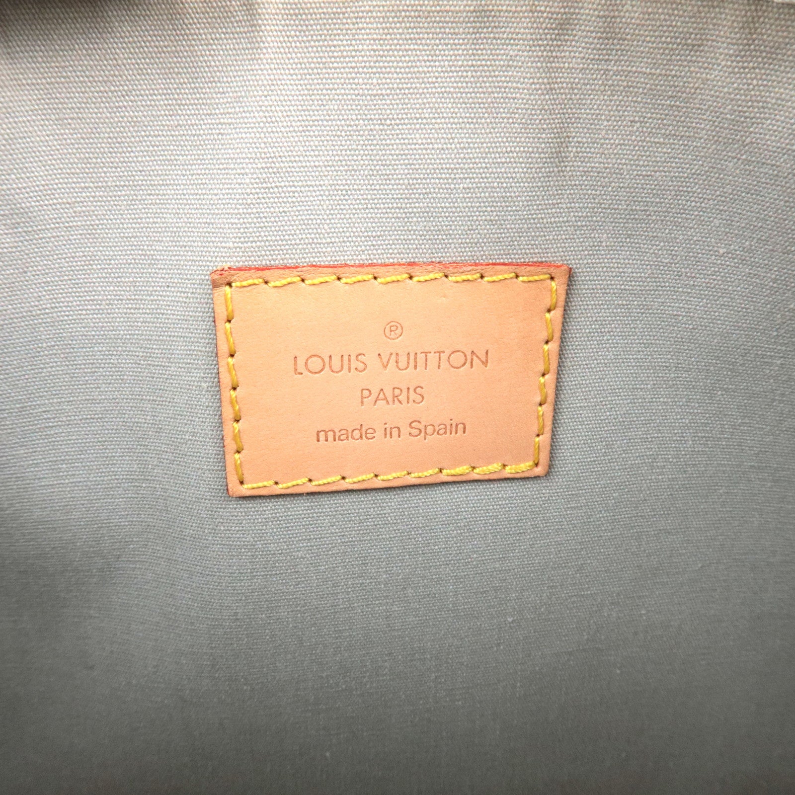 Louis Vuitton Monogram Vernis Mallory Shoulder Bag Perle M91333