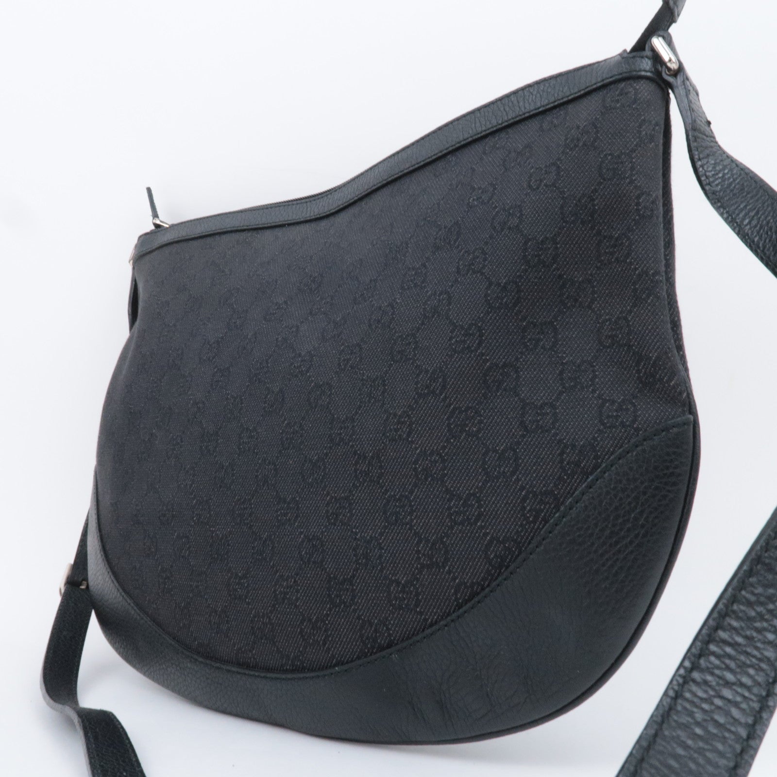 GUCCI GG Canvas Shoulder Bag Black 272380