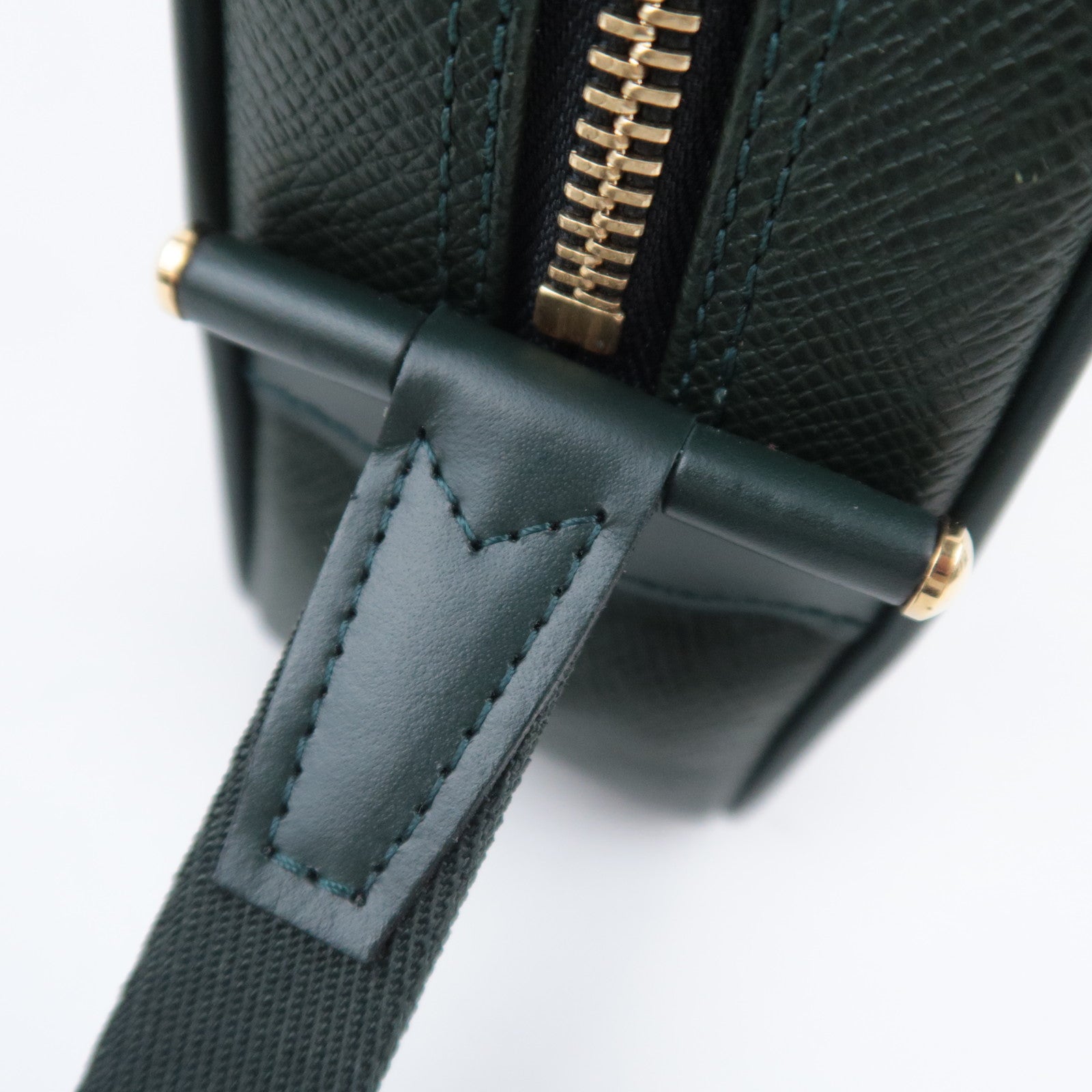 Louis Vuitton Taiga Kaluga Clutch Bag Epicea M30814