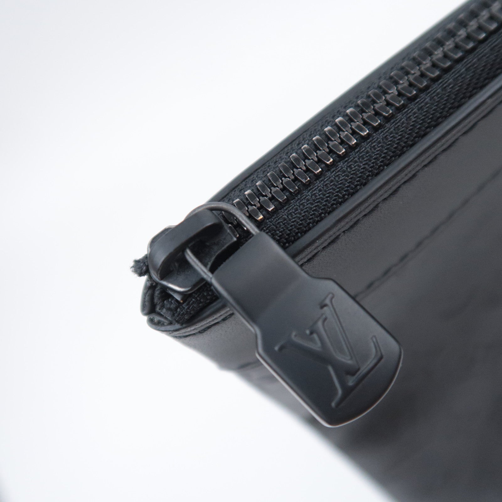 Louis Vuitton Monogram Shadow Pochette Discovery Clutch Bag Black M62903