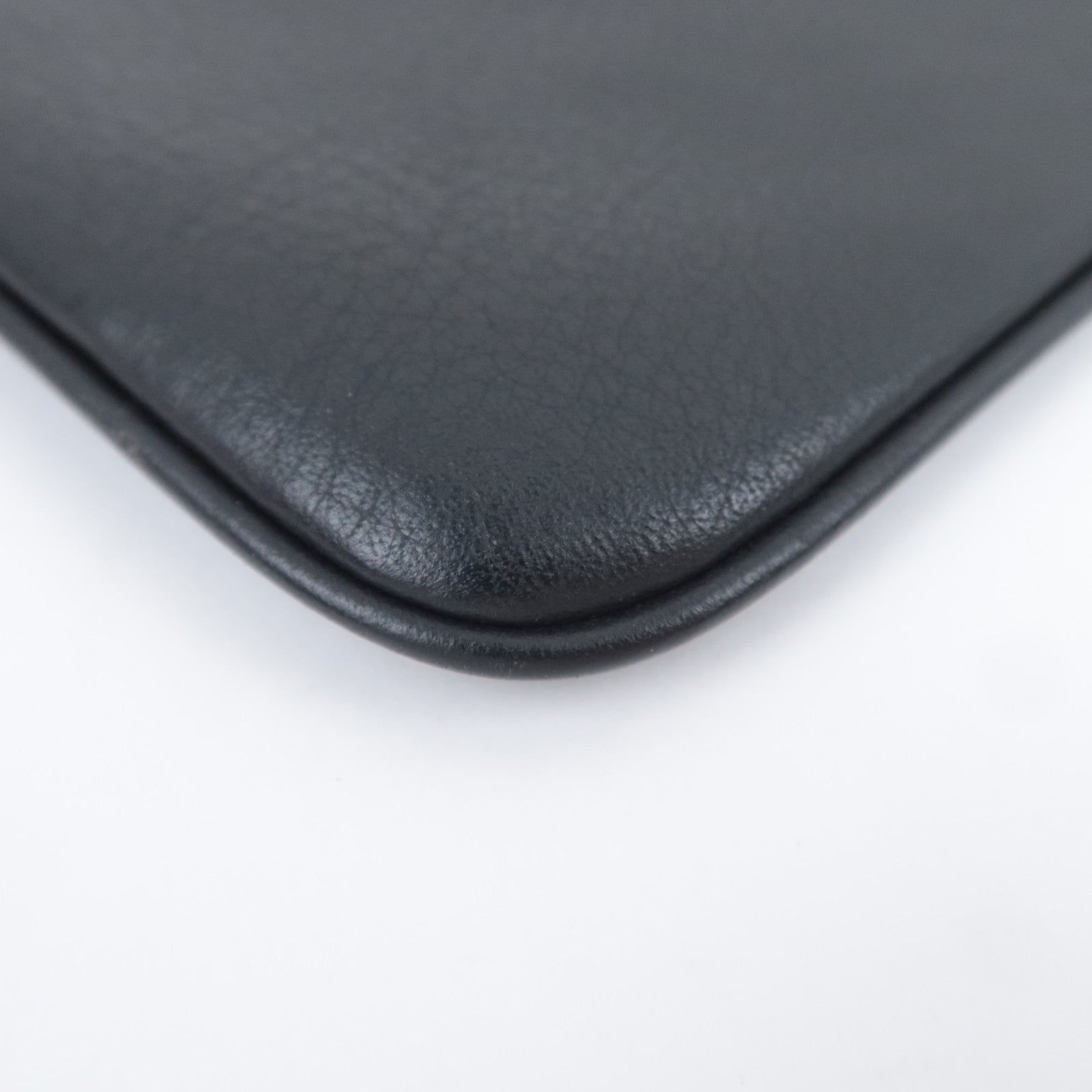 BALENCIAGA Everyday Leather Pouch Black 551992