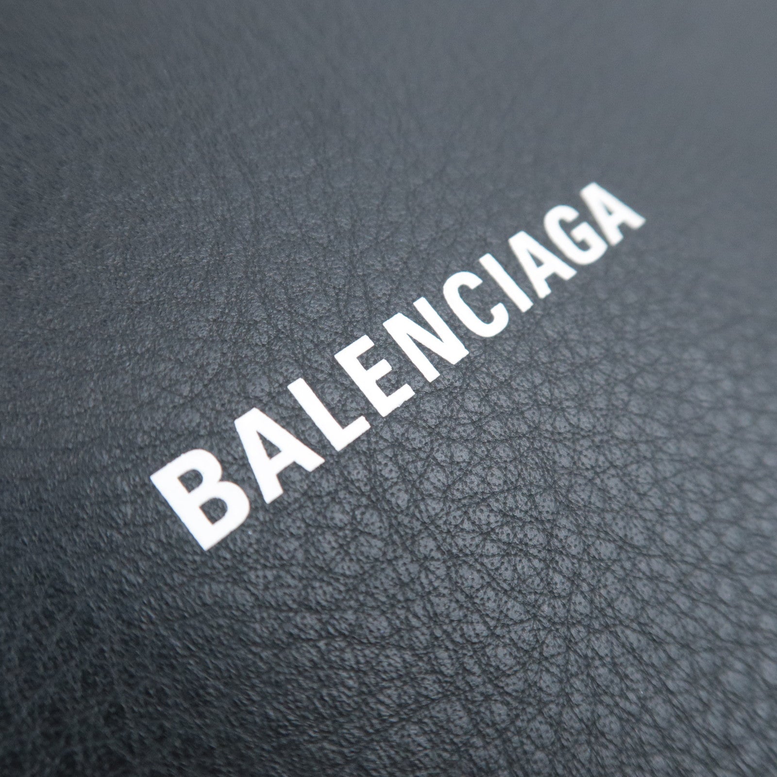 BALENCIAGA Everyday Leather Pouch Black 551992