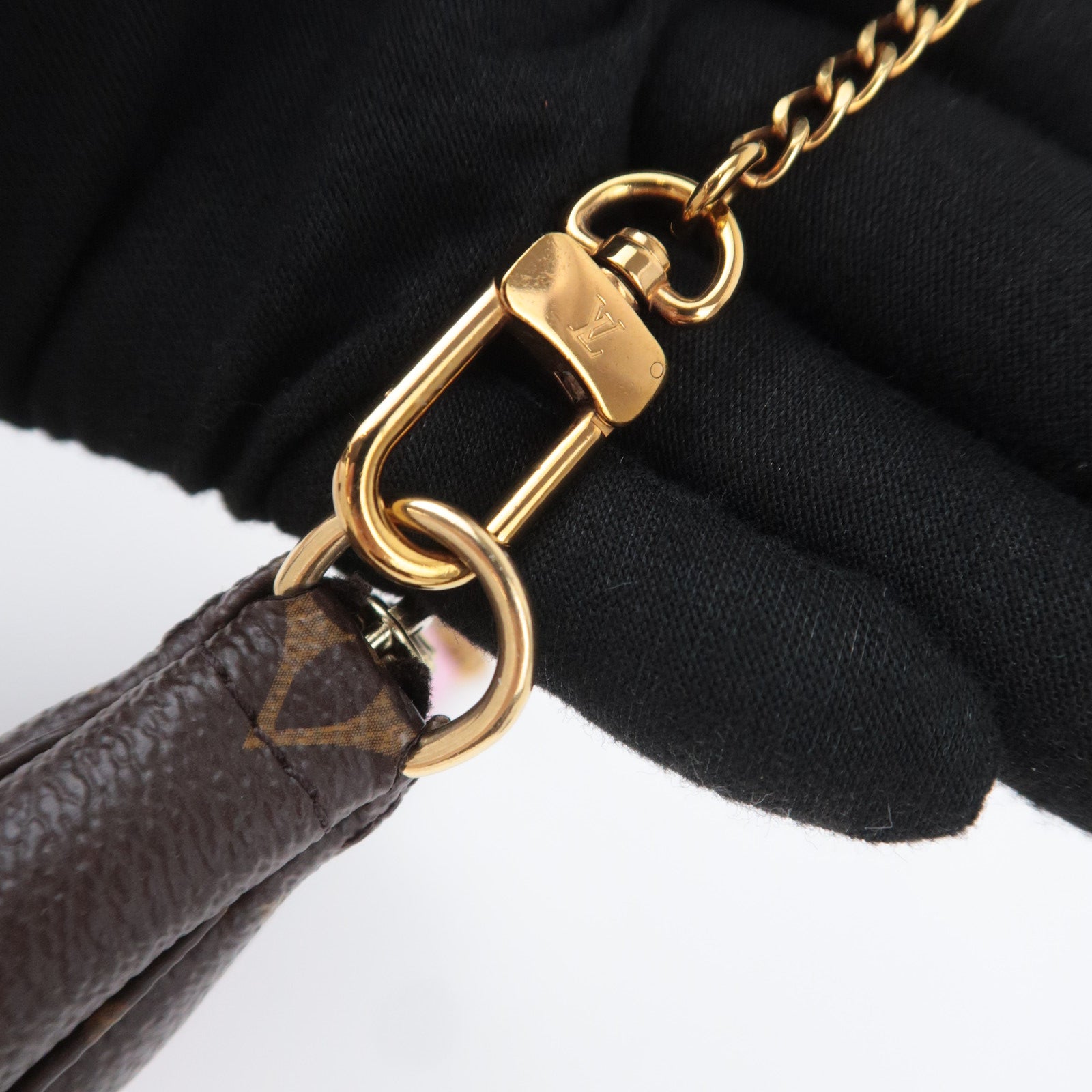 Louis Vuitton Monogram Mini Pochette Accessoires 2016 Cruise Collection Handbag M62141