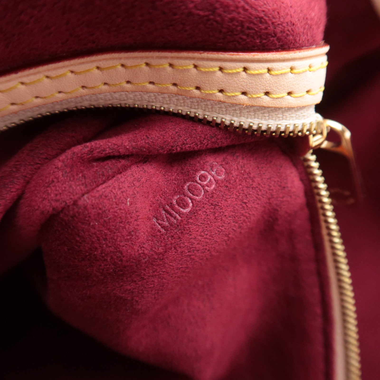 Louis Vuitton Monogram Multicolor Aurelia MM Shoulder Bag Blanc M40094