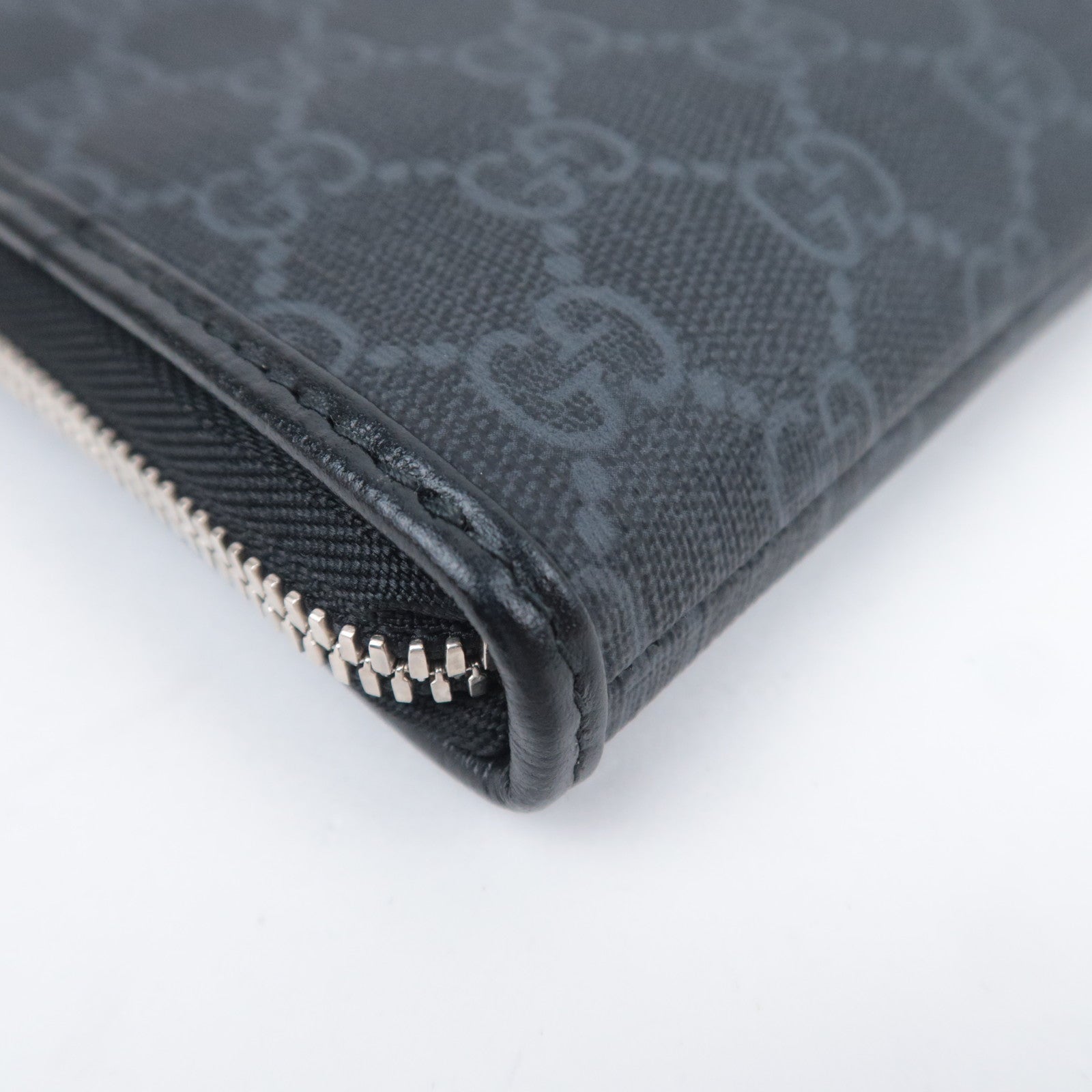 GUCCI GG Supreme Clutch Bag Black 792117