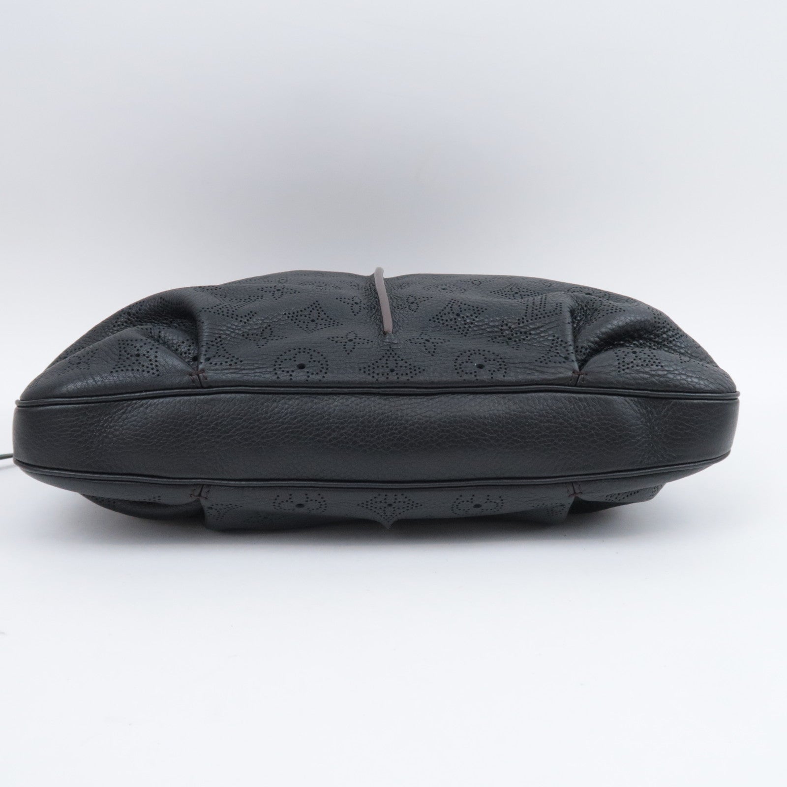Louis Vuitton Monogram Mahina Selene PM Noir M94314
