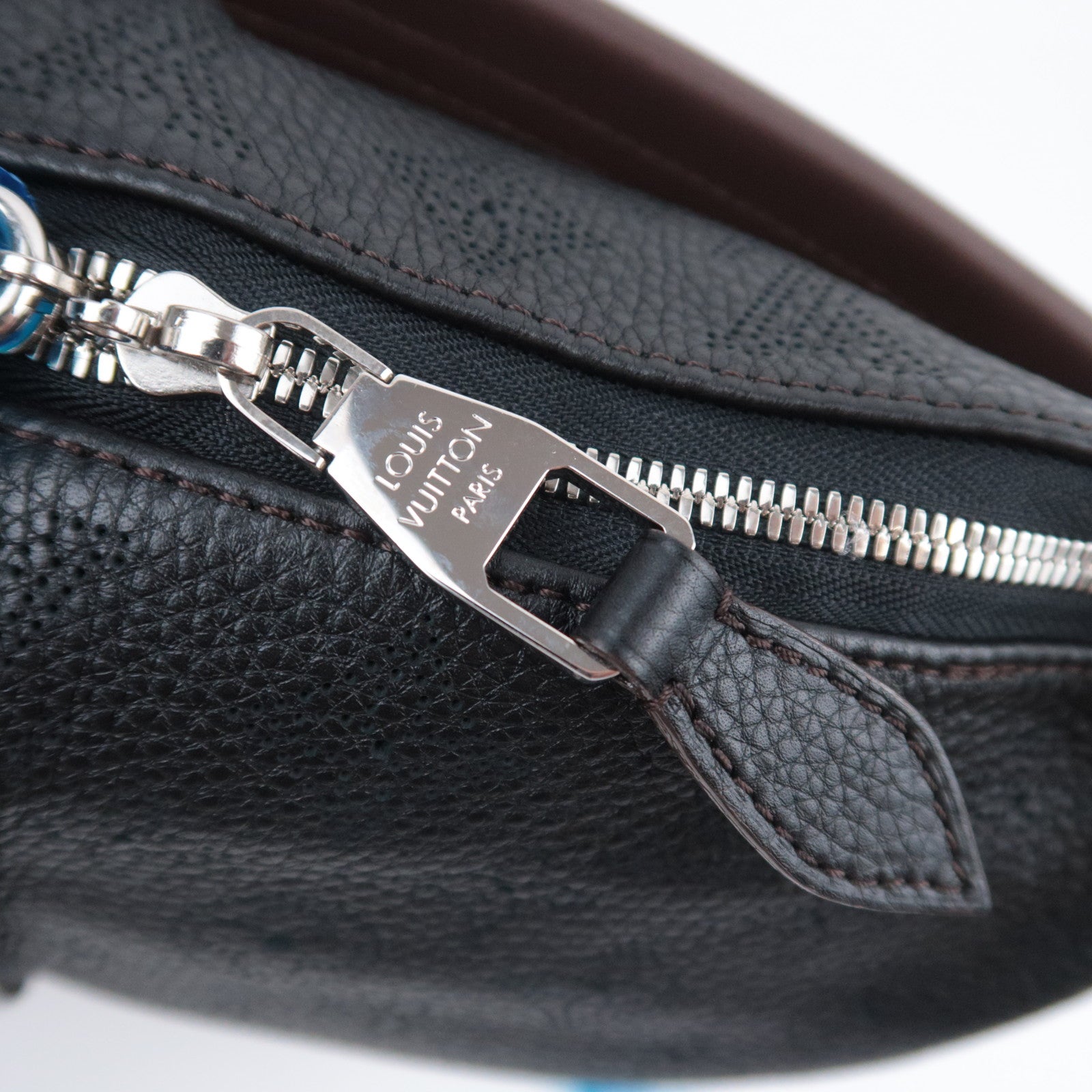 Louis Vuitton Monogram Mahina Selene PM Noir M94314