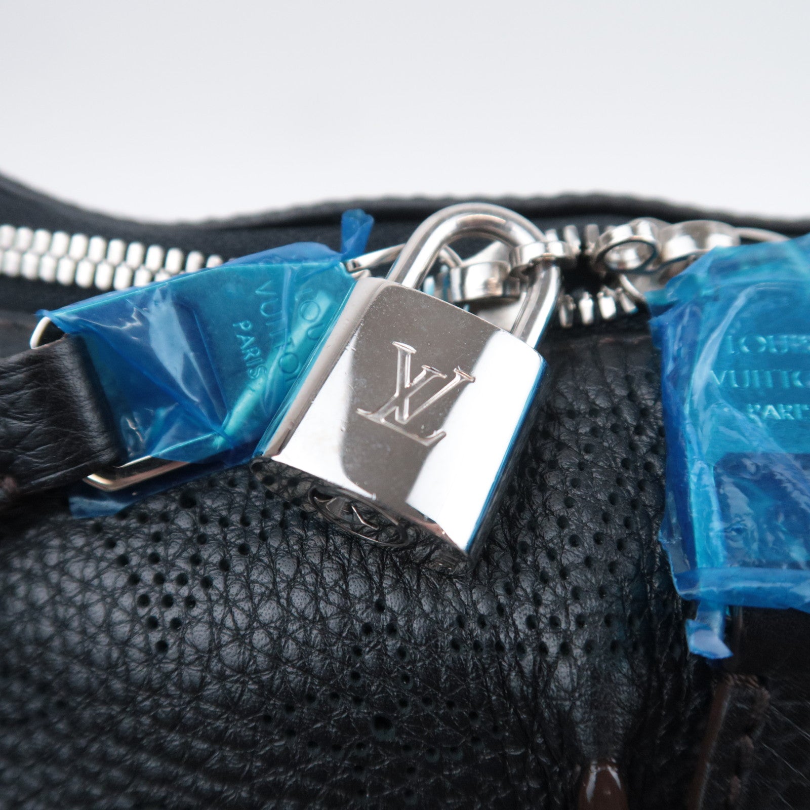Louis Vuitton Monogram Mahina Selene PM Noir M94314