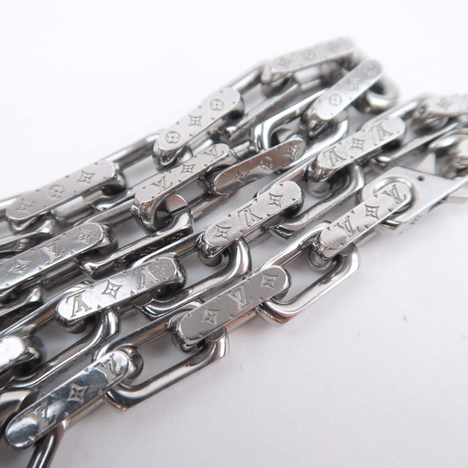 Louis Vuitton Collier Chain Monogram Necklace Silver Color M00307