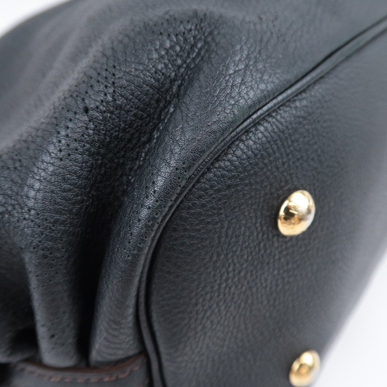 Louis Vuitton Monogram Mahina L Shoulder Bag Noir M95765