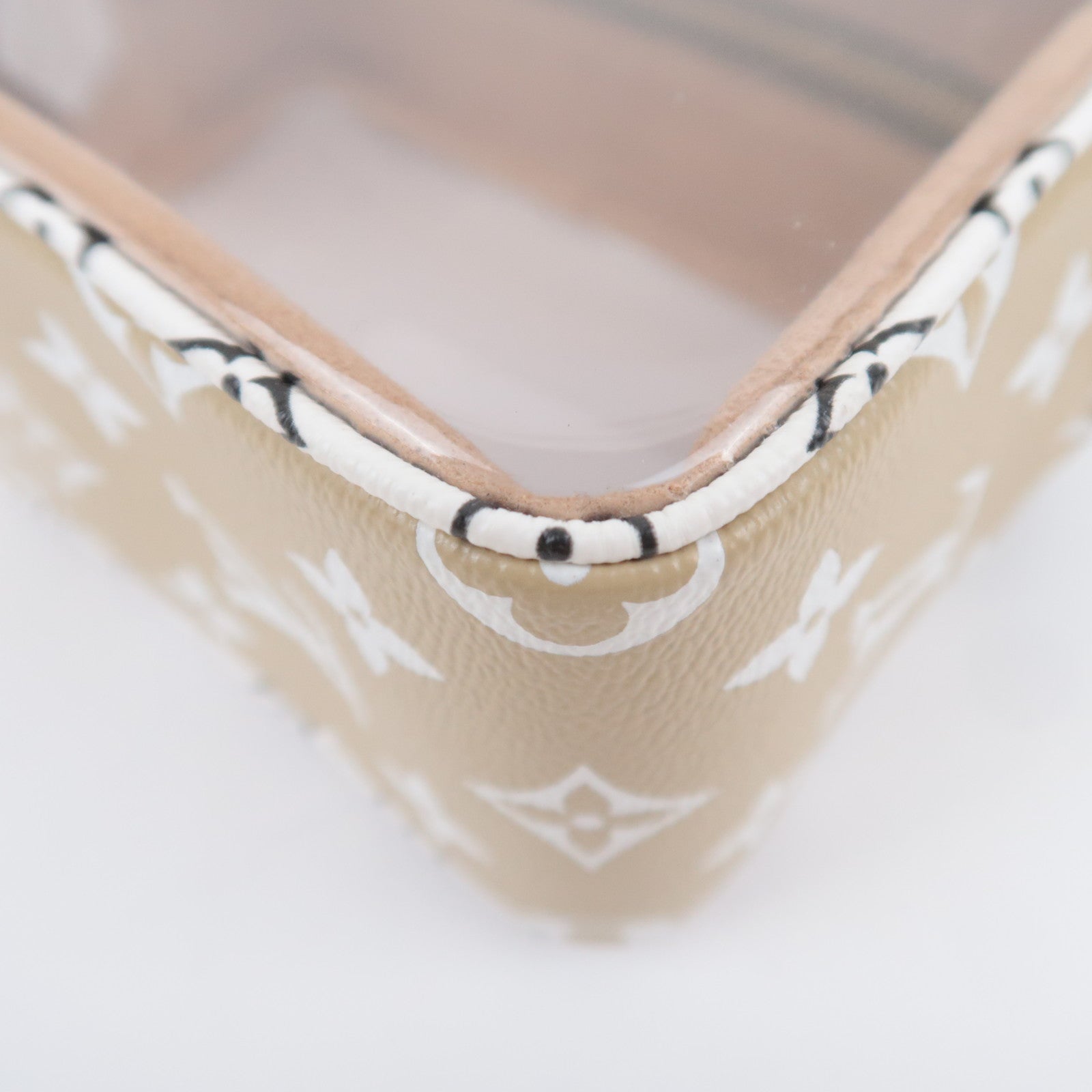 Louis Vuitton Monogram Giant Beach Clear Bag Khaki M67610